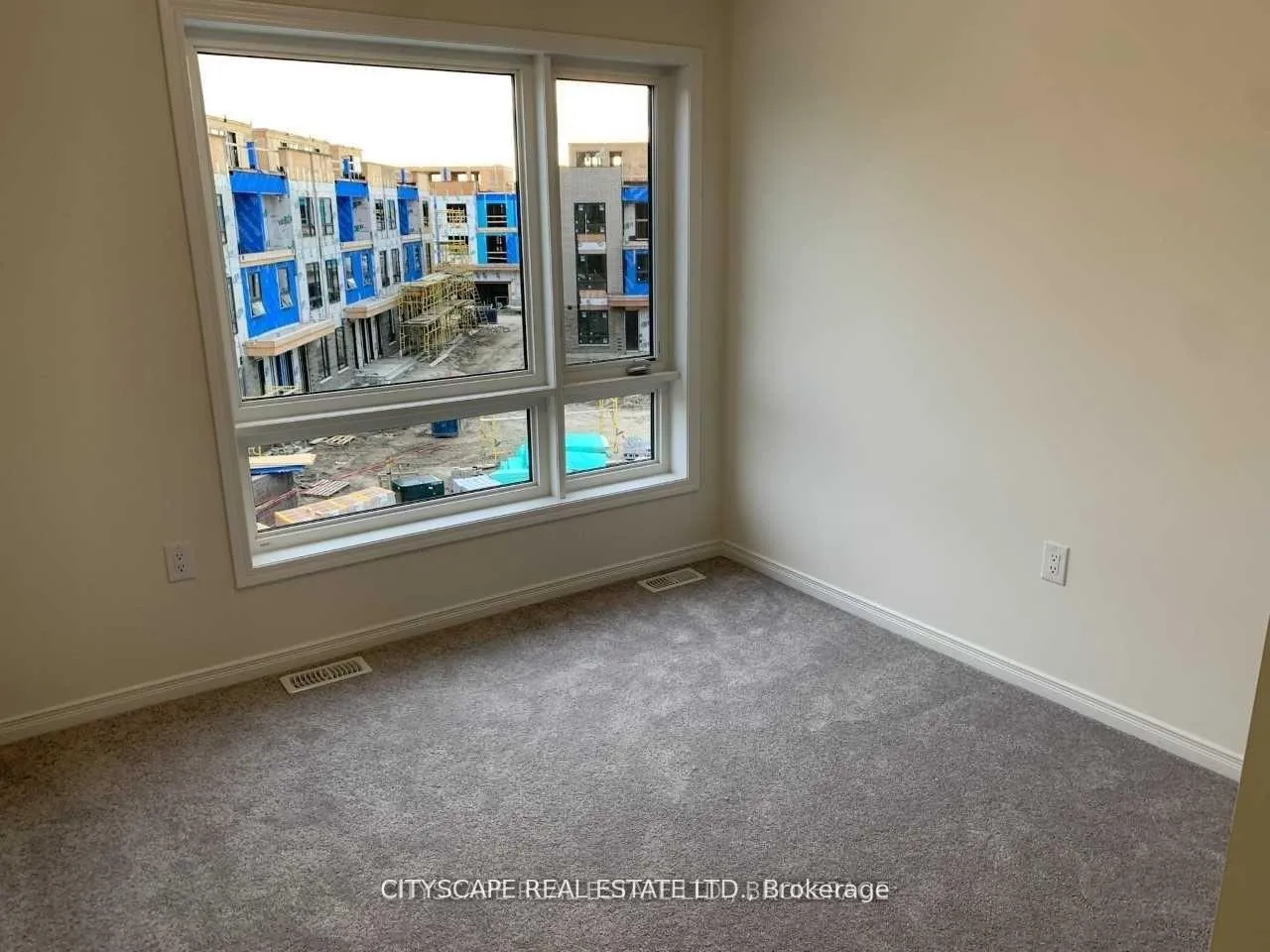 Photo 17 of 21 Woodstream Drive, Etobicoke, West Humber-Clairville — HOMEH