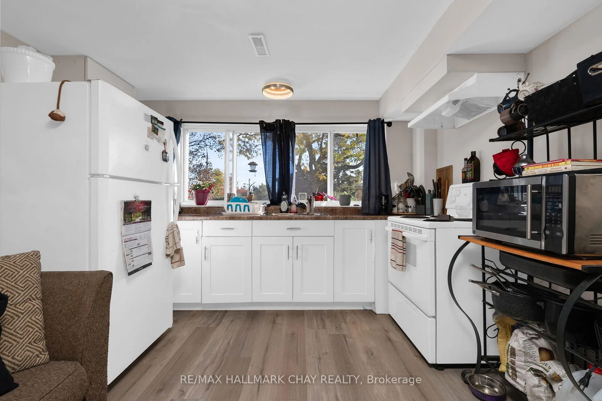 Photo 211 of 46 Carol Road, Barrie, Allandale Heights — HOMEH