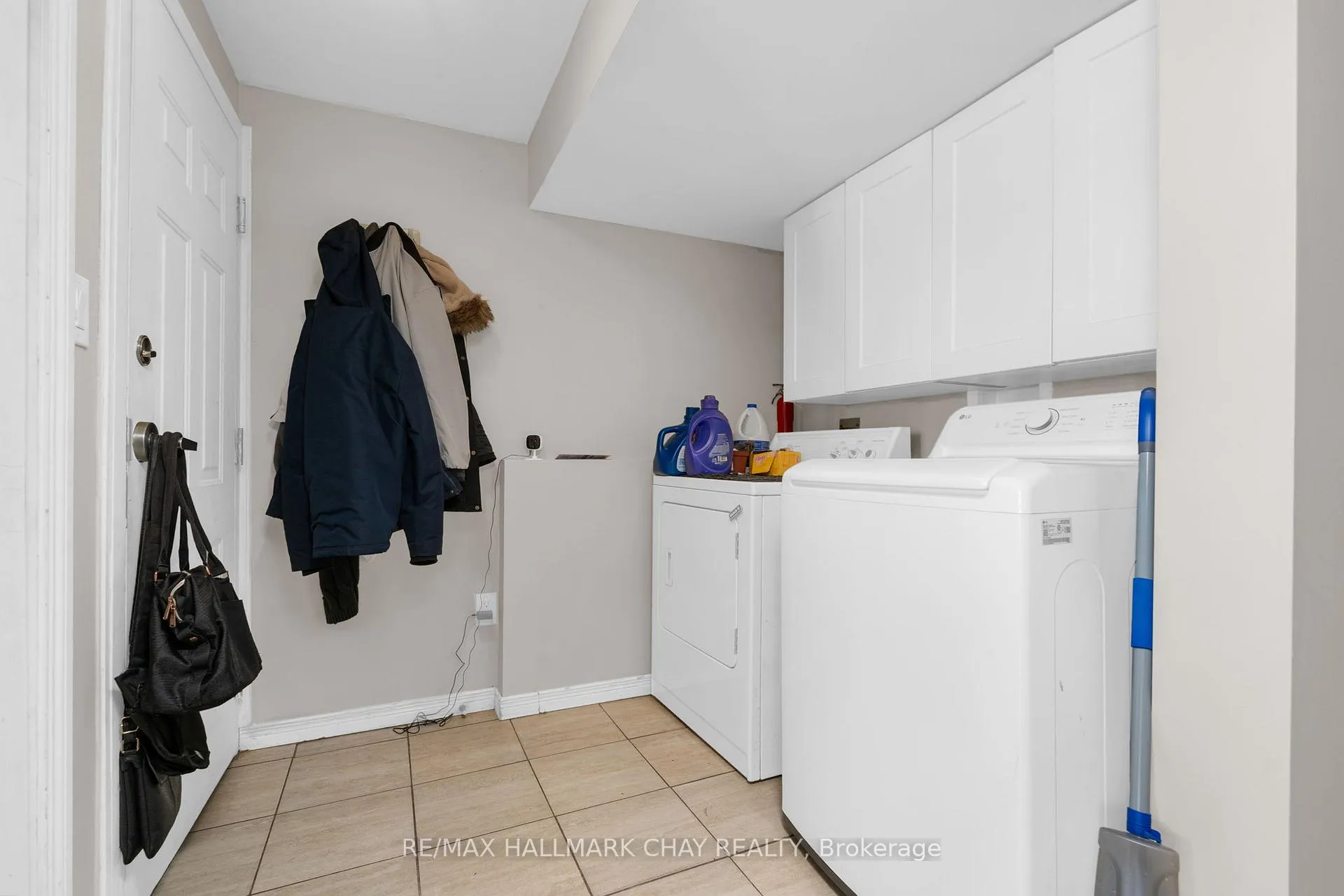 Photo 230 of 46 Carol Road, Barrie, Allandale Heights — HOMEH