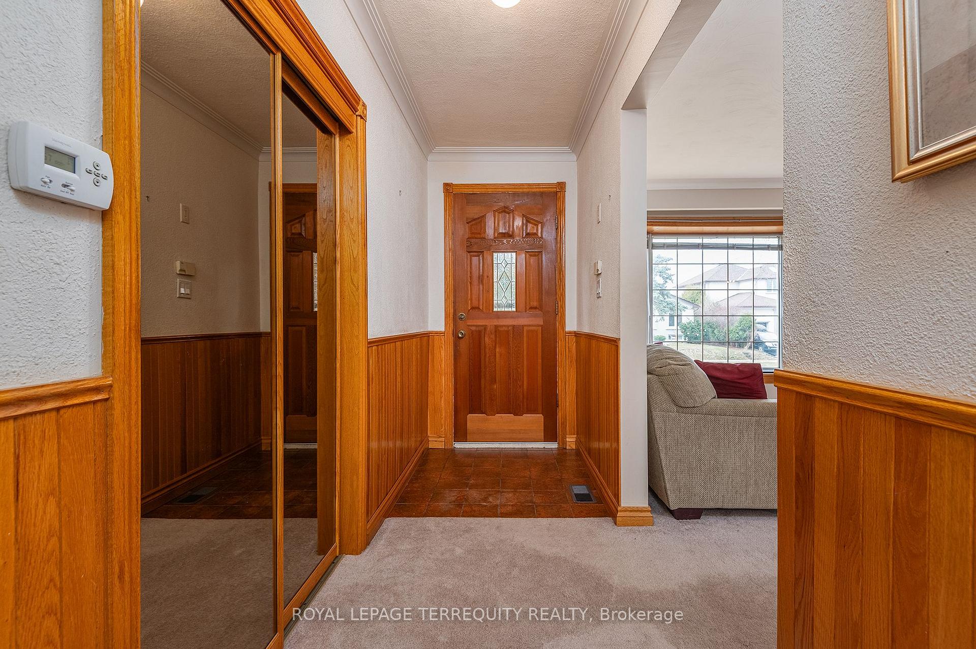 Photo 2 of 36 Breadner Drive, Etobicoke, Willowridge-Martingrove-Richview — HOMEH