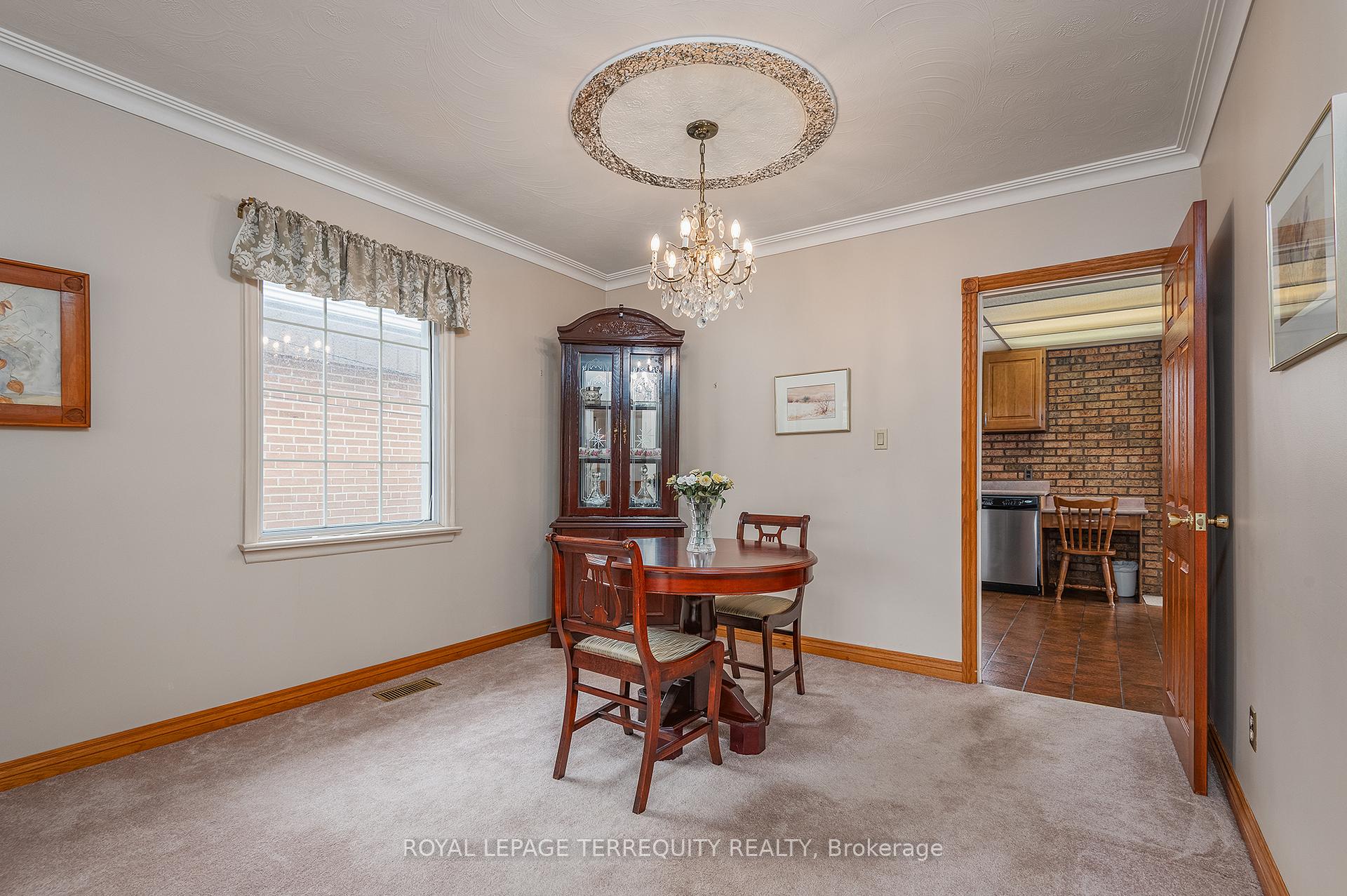 Photo 6 of 36 Breadner Drive, Etobicoke, Willowridge-Martingrove-Richview — HOMEH