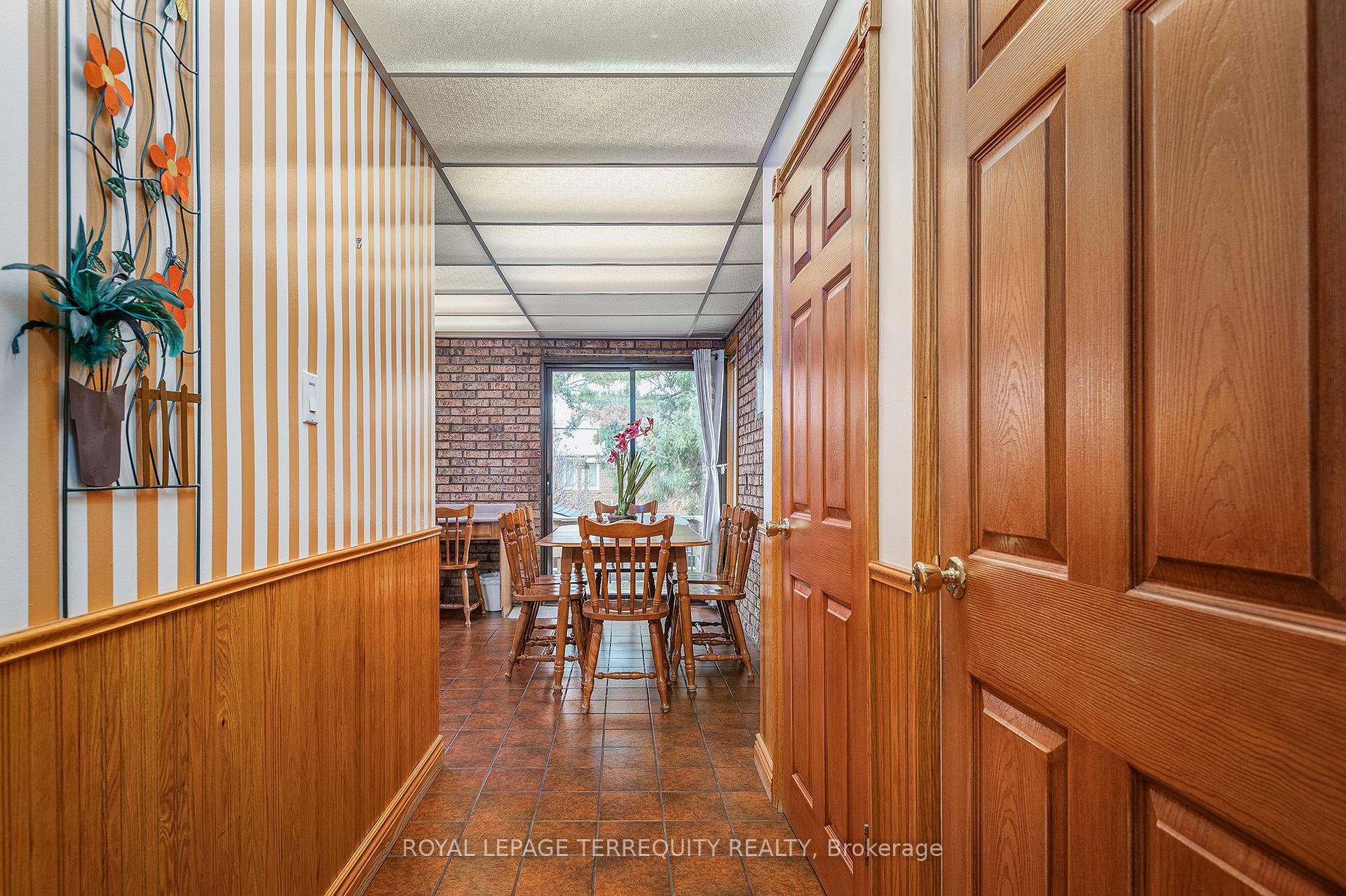 Photo 9 of 36 Breadner Drive, Etobicoke, Willowridge-Martingrove-Richview — HOMEH