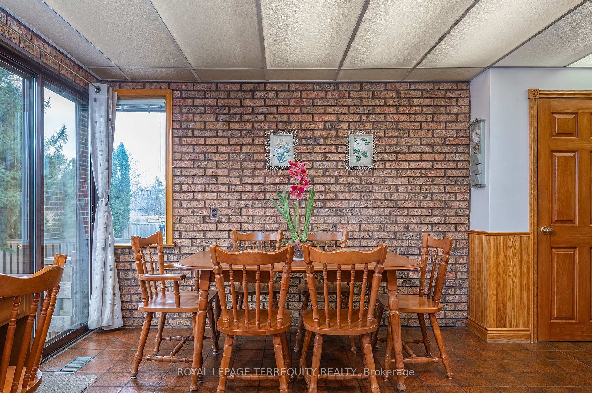 Photo 11 of 36 Breadner Drive, Etobicoke, Willowridge-Martingrove-Richview — HOMEH