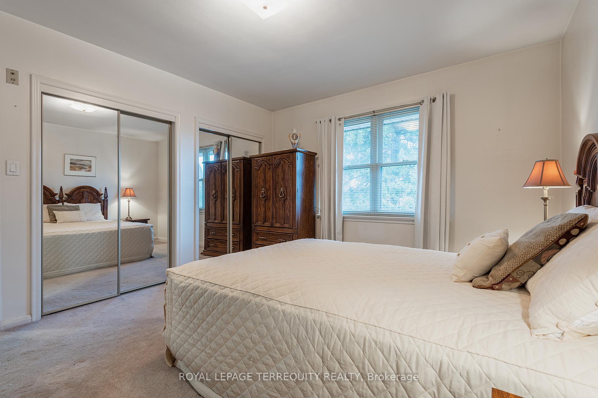 Photo 17 of 36 Breadner Drive, Etobicoke, Willowridge-Martingrove-Richview — HOMEH