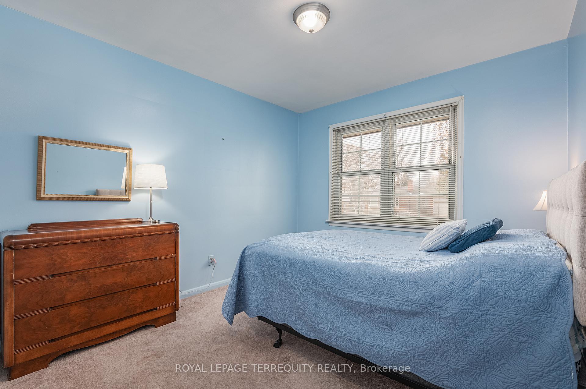 Photo 18 of 36 Breadner Drive, Etobicoke, Willowridge-Martingrove-Richview — HOMEH