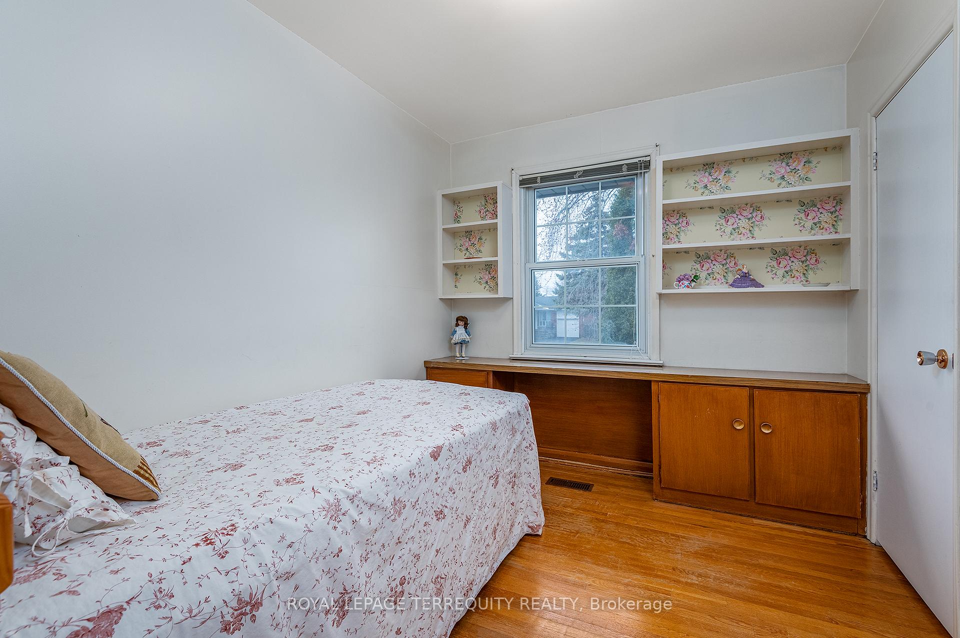 Photo 20 of 36 Breadner Drive, Etobicoke, Willowridge-Martingrove-Richview — HOMEH