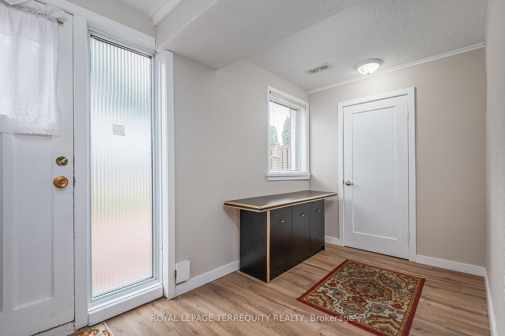 Photo 25 of 36 Breadner Drive, Etobicoke, Willowridge-Martingrove-Richview — HOMEH