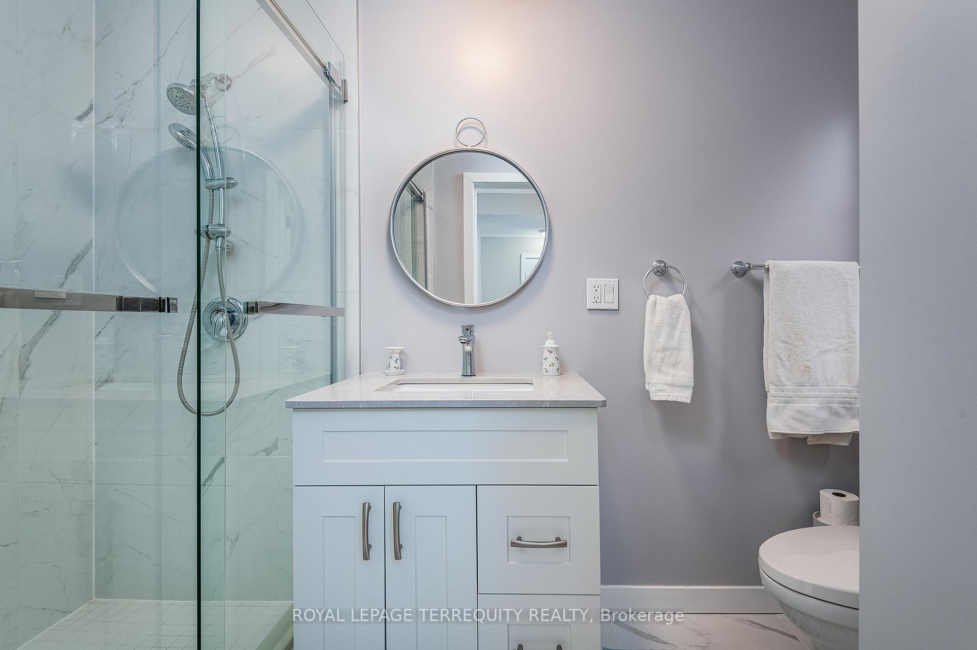 Photo 27 of 36 Breadner Drive, Etobicoke, Willowridge-Martingrove-Richview — HOMEH