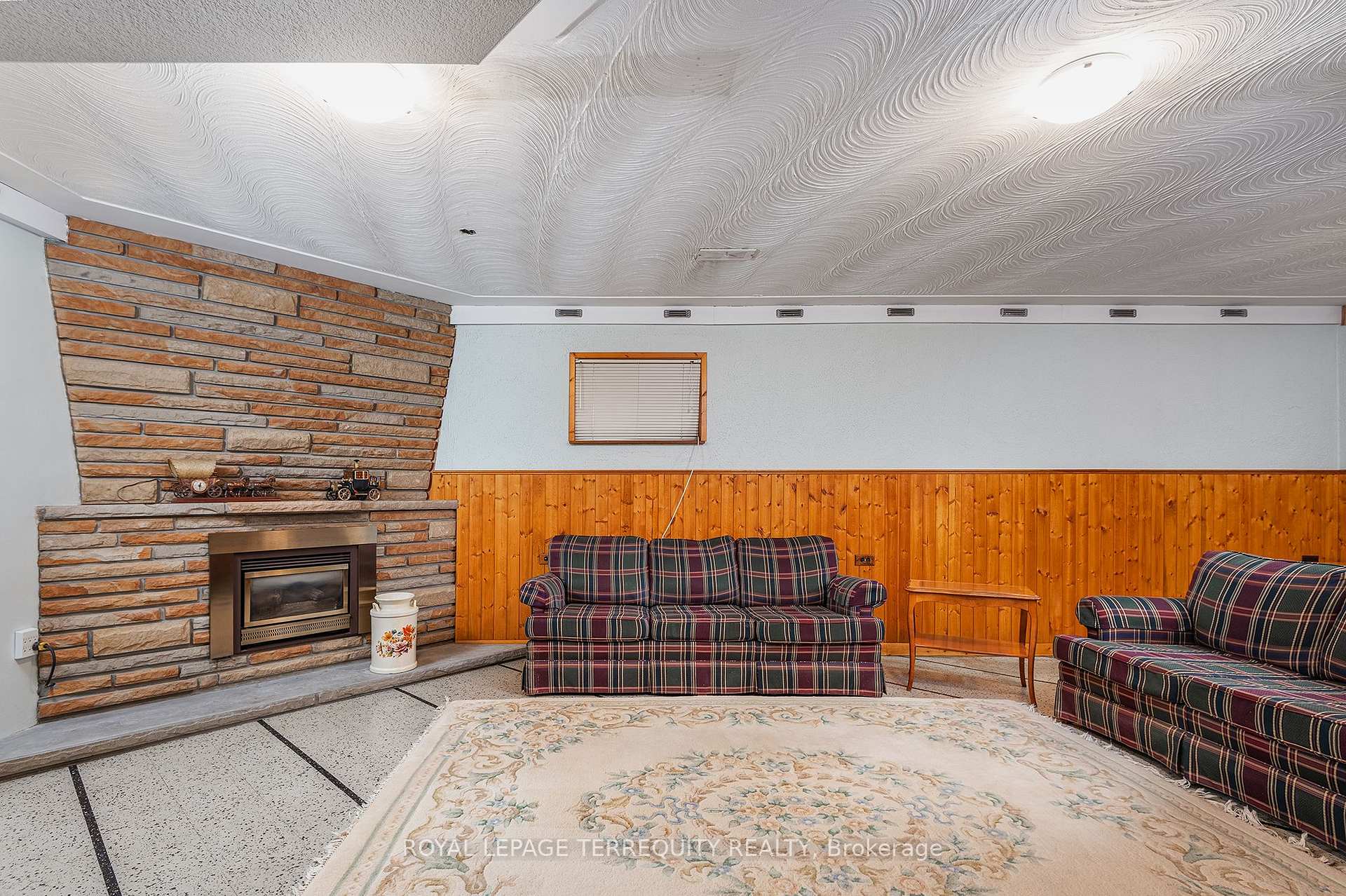 Photo 29 of 36 Breadner Drive, Etobicoke, Willowridge-Martingrove-Richview — HOMEH