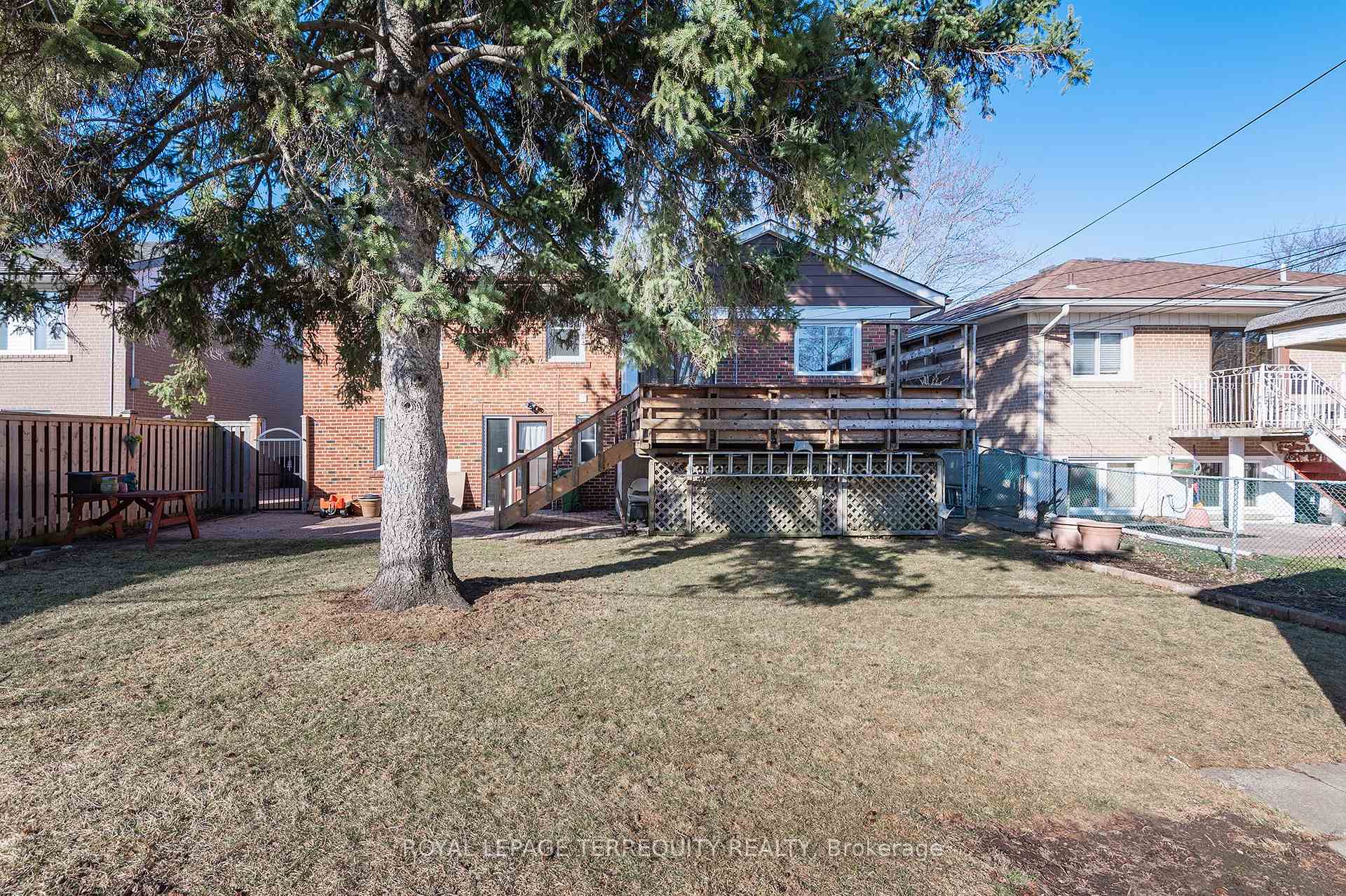 Photo 38 of 36 Breadner Drive, Etobicoke, Willowridge-Martingrove-Richview — HOMEH