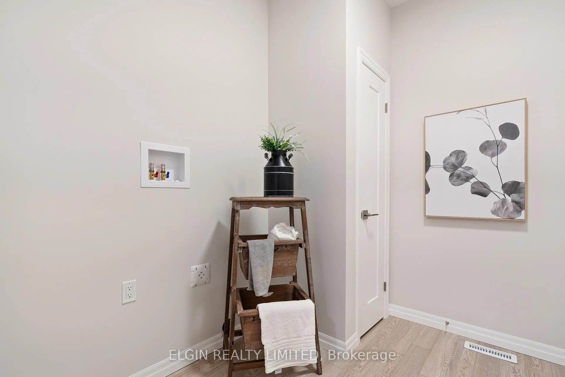 Photo 12 of 6 Hemlock Crescent, Aylmer — HOMEH
