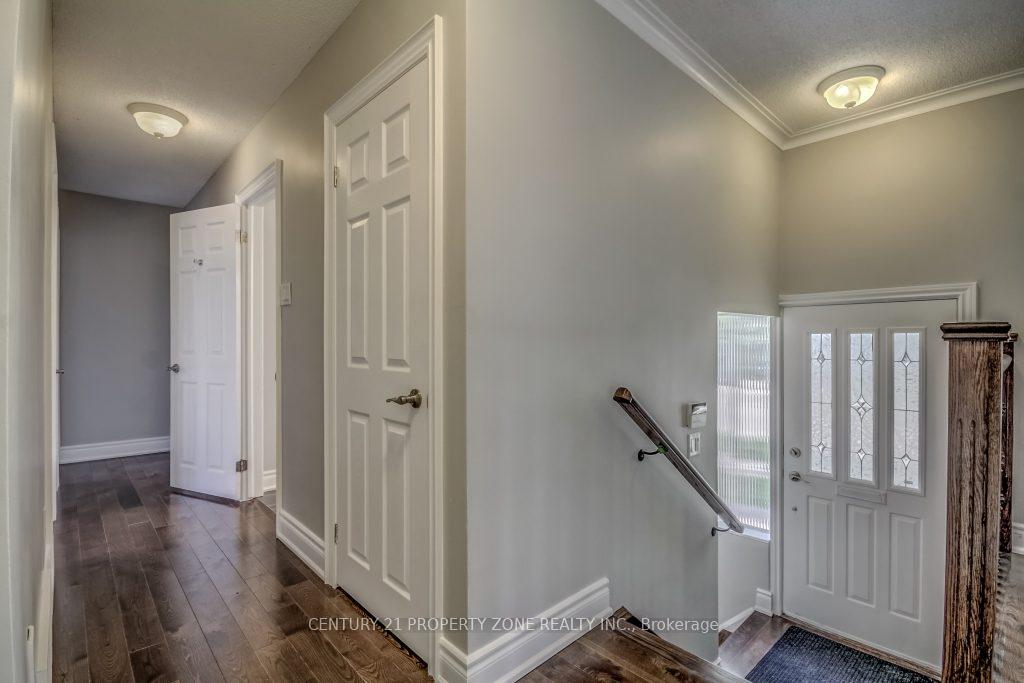 Photo 11 of 1 Dashwood Crescent, Etobicoke, Thistletown-Beaumonde Heights — HOMEH