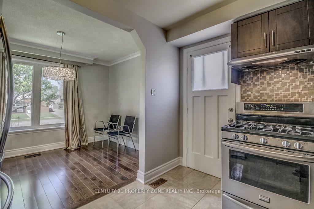 Photo 9 of 1 Dashwood Crescent, Etobicoke, Thistletown-Beaumonde Heights — HOMEH
