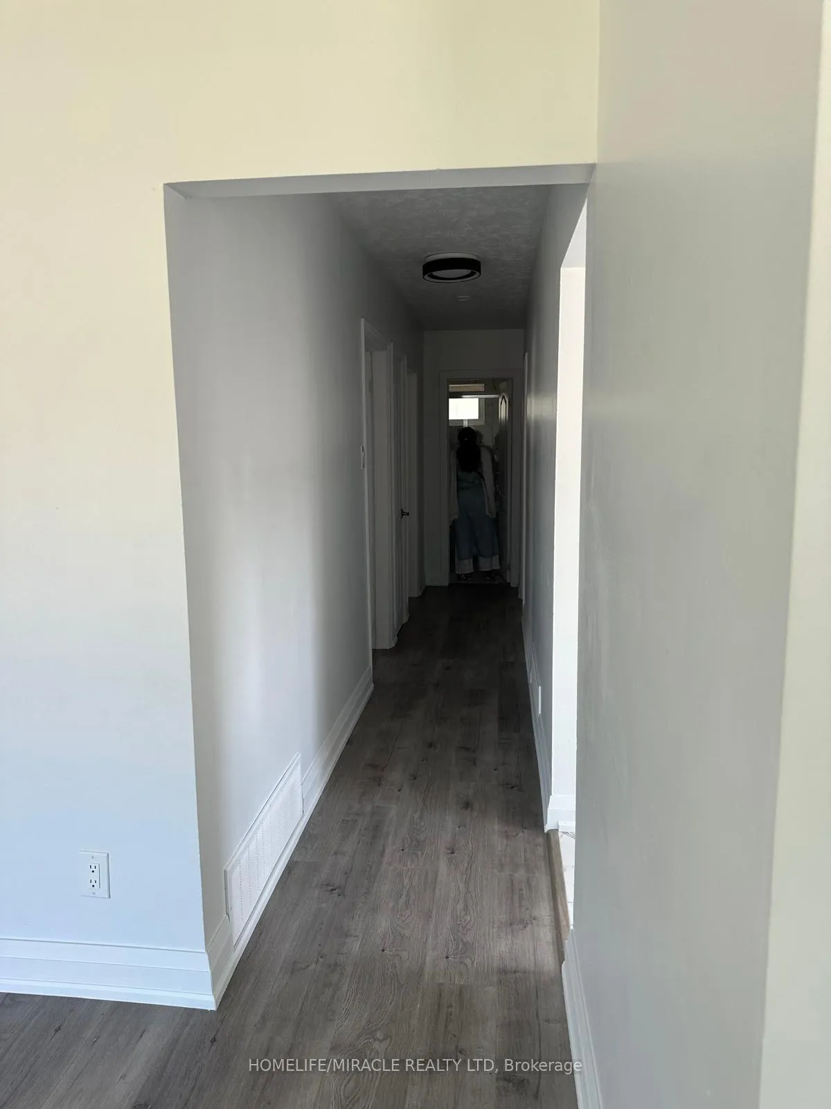 Photo 3 of 237 Taysham Crescent, Etobicoke, Thistletown-Beaumonde Heights — HOMEH
