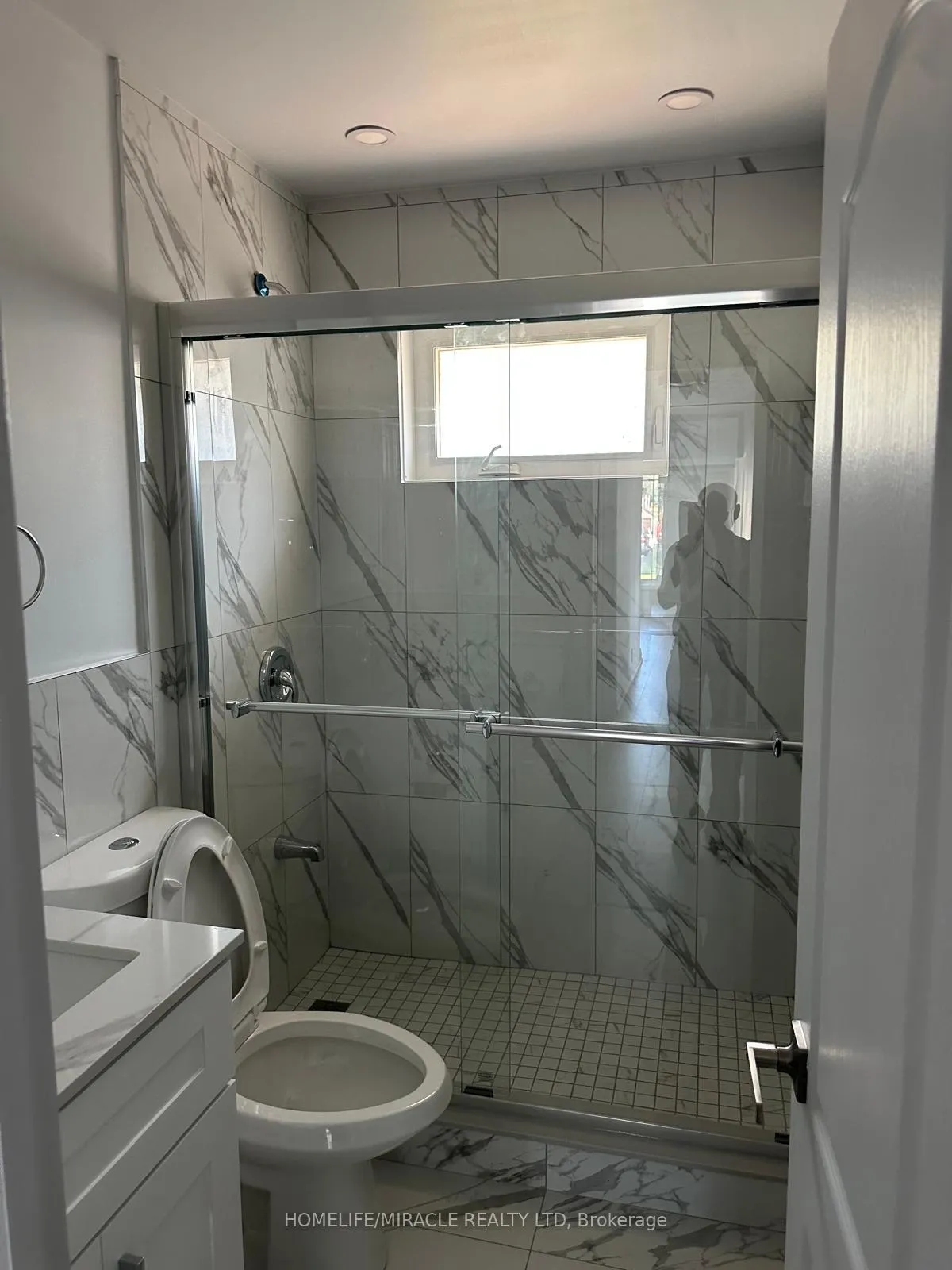 Photo 6 of 237 Taysham Crescent, Etobicoke, Thistletown-Beaumonde Heights — HOMEH