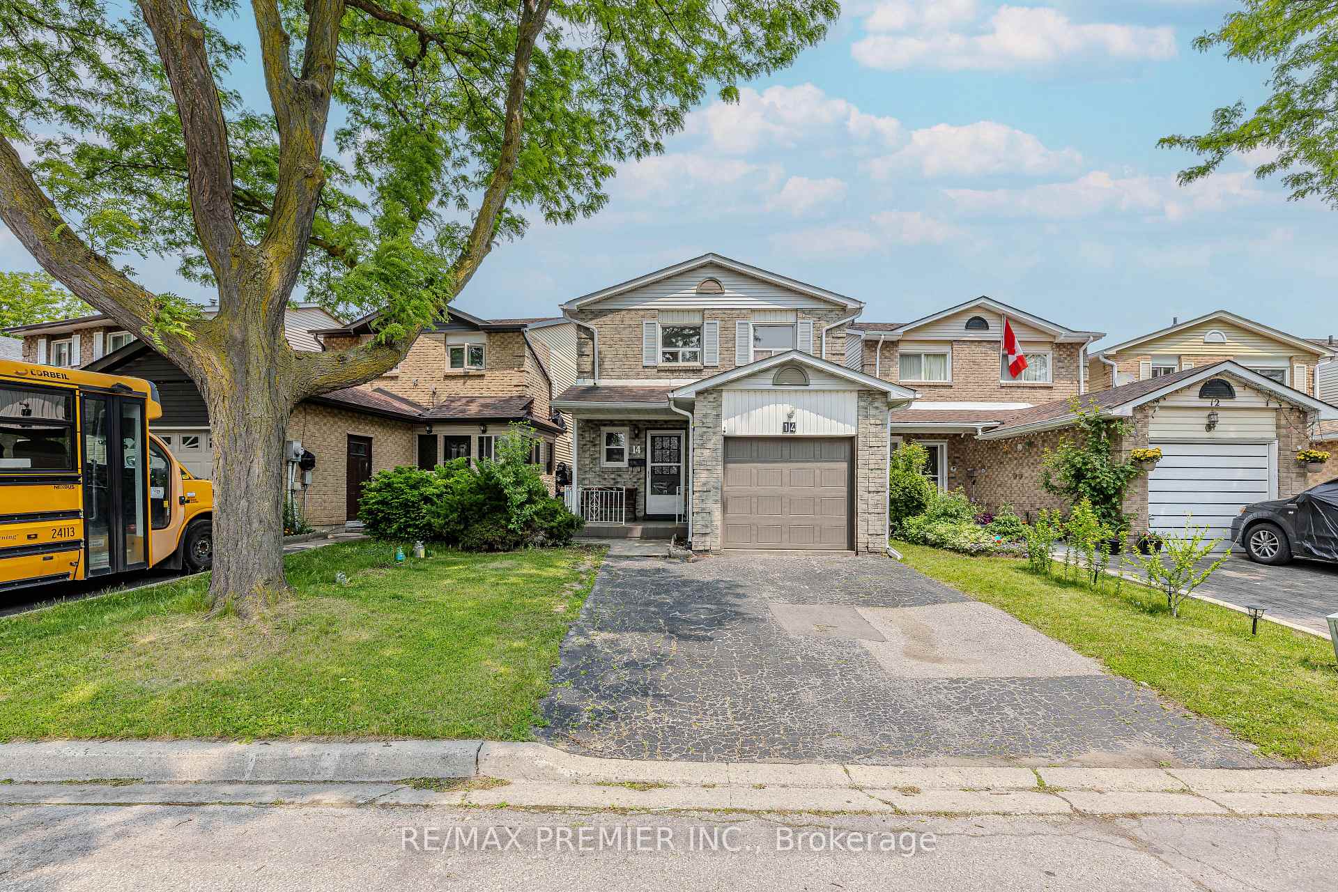 Photo 4 of 14 Shady Glen Road, Etobicoke, West Humber-Clairville — HOMEH