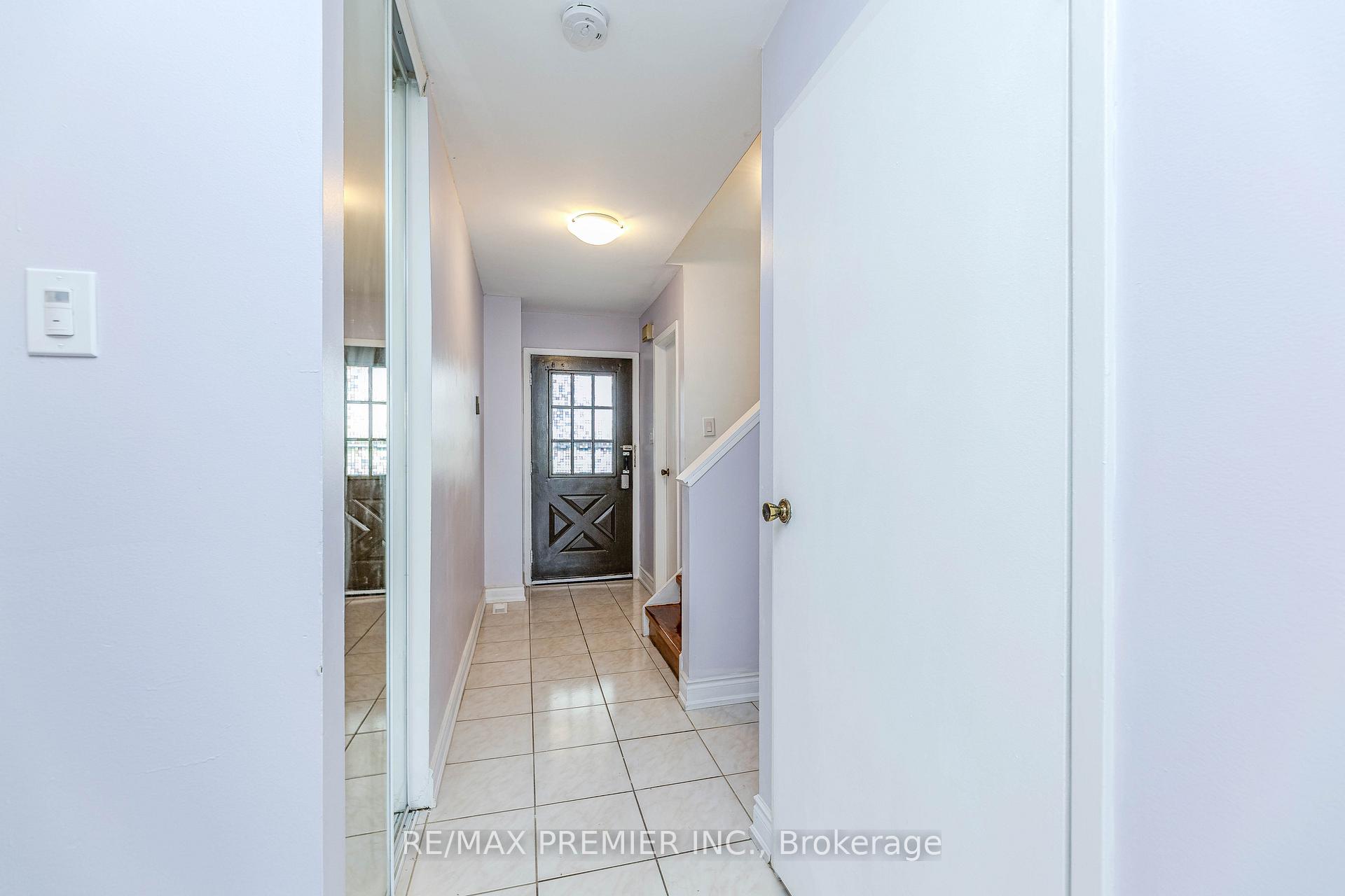Photo 8 of 14 Shady Glen Road, Etobicoke, West Humber-Clairville — HOMEH