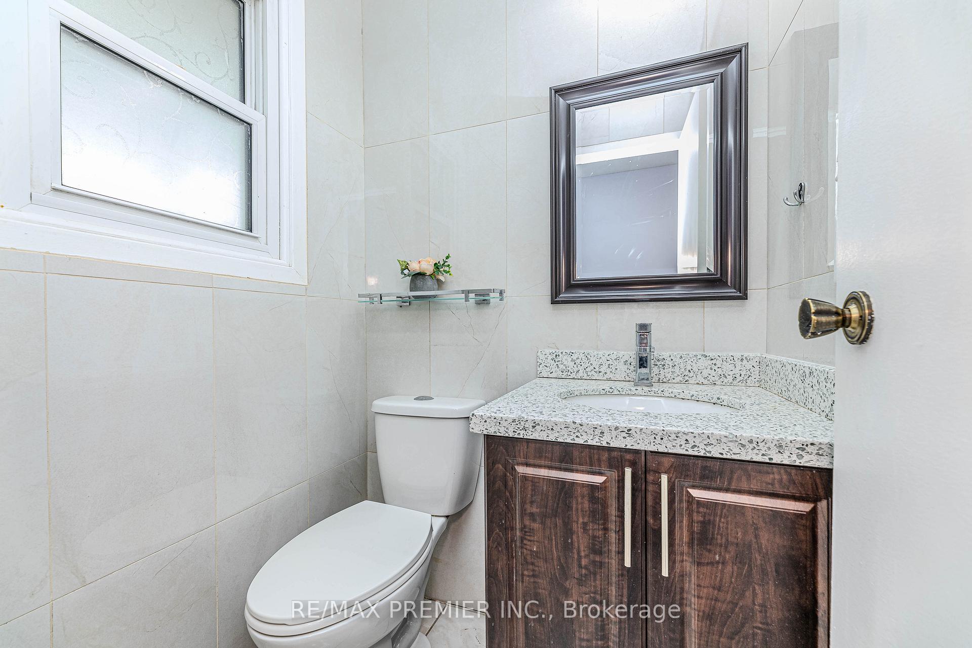 Photo 9 of 14 Shady Glen Road, Etobicoke, West Humber-Clairville — HOMEH