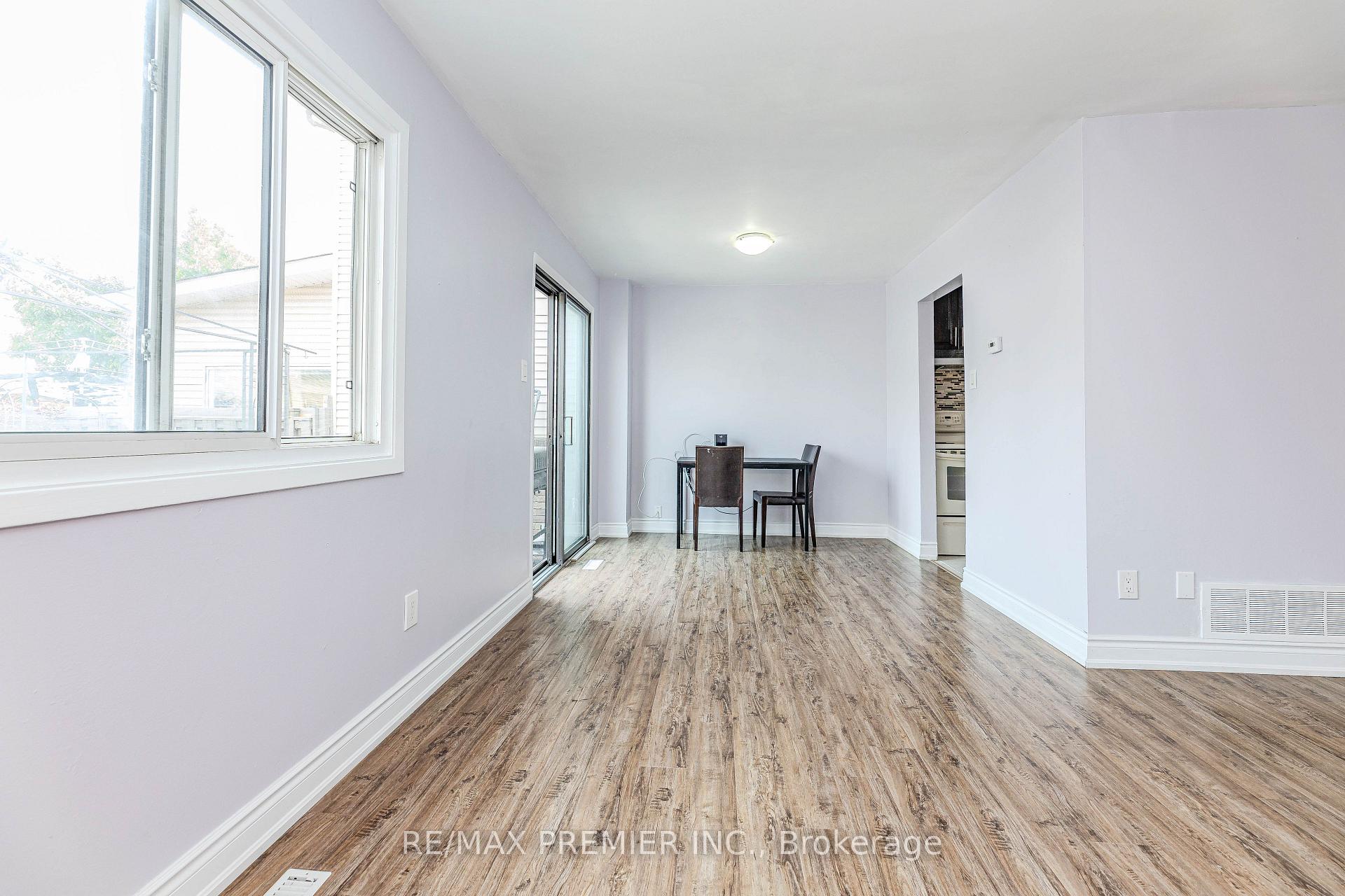 Photo 13 of 14 Shady Glen Road, Etobicoke, West Humber-Clairville — HOMEH