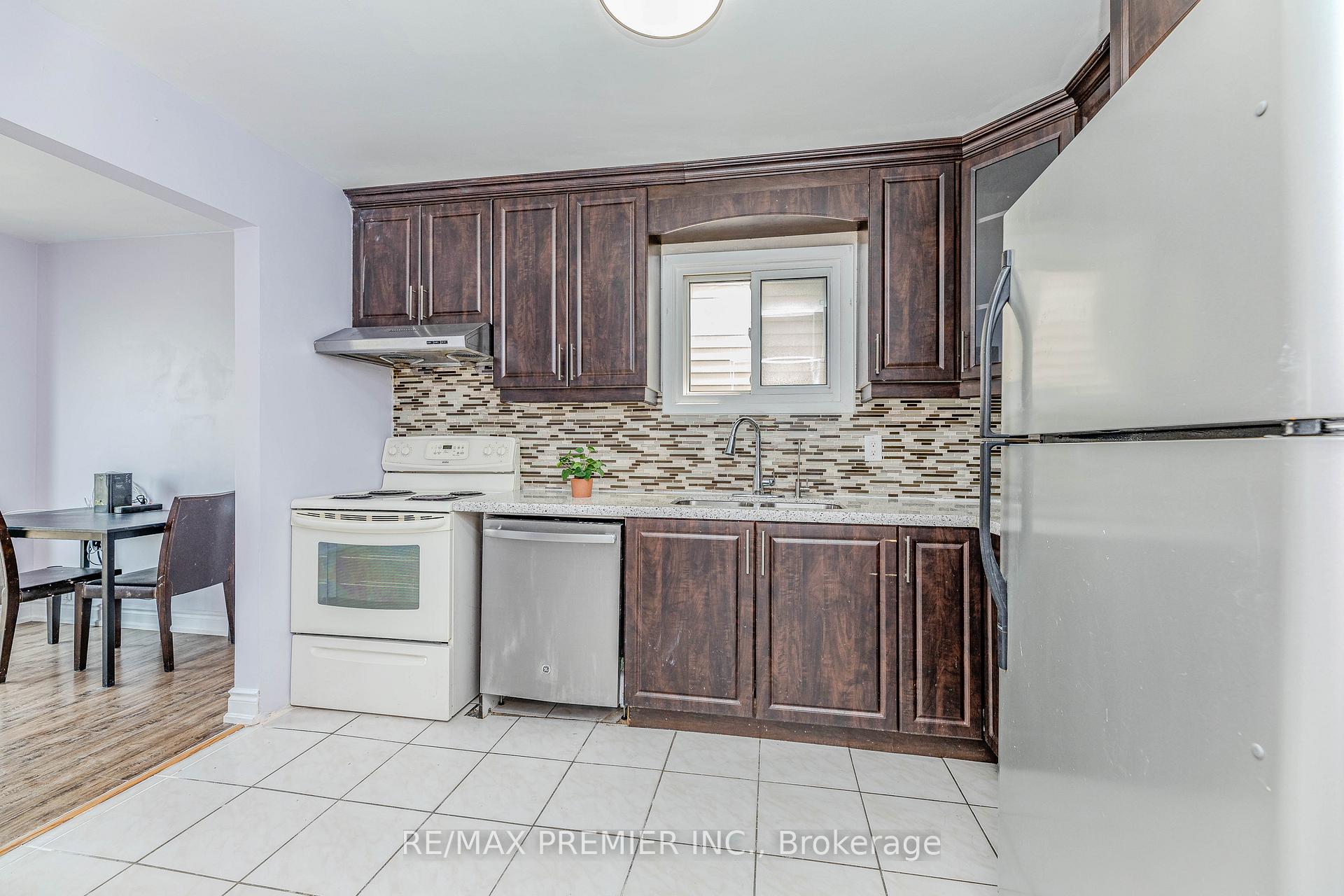 Photo 16 of 14 Shady Glen Road, Etobicoke, West Humber-Clairville — HOMEH