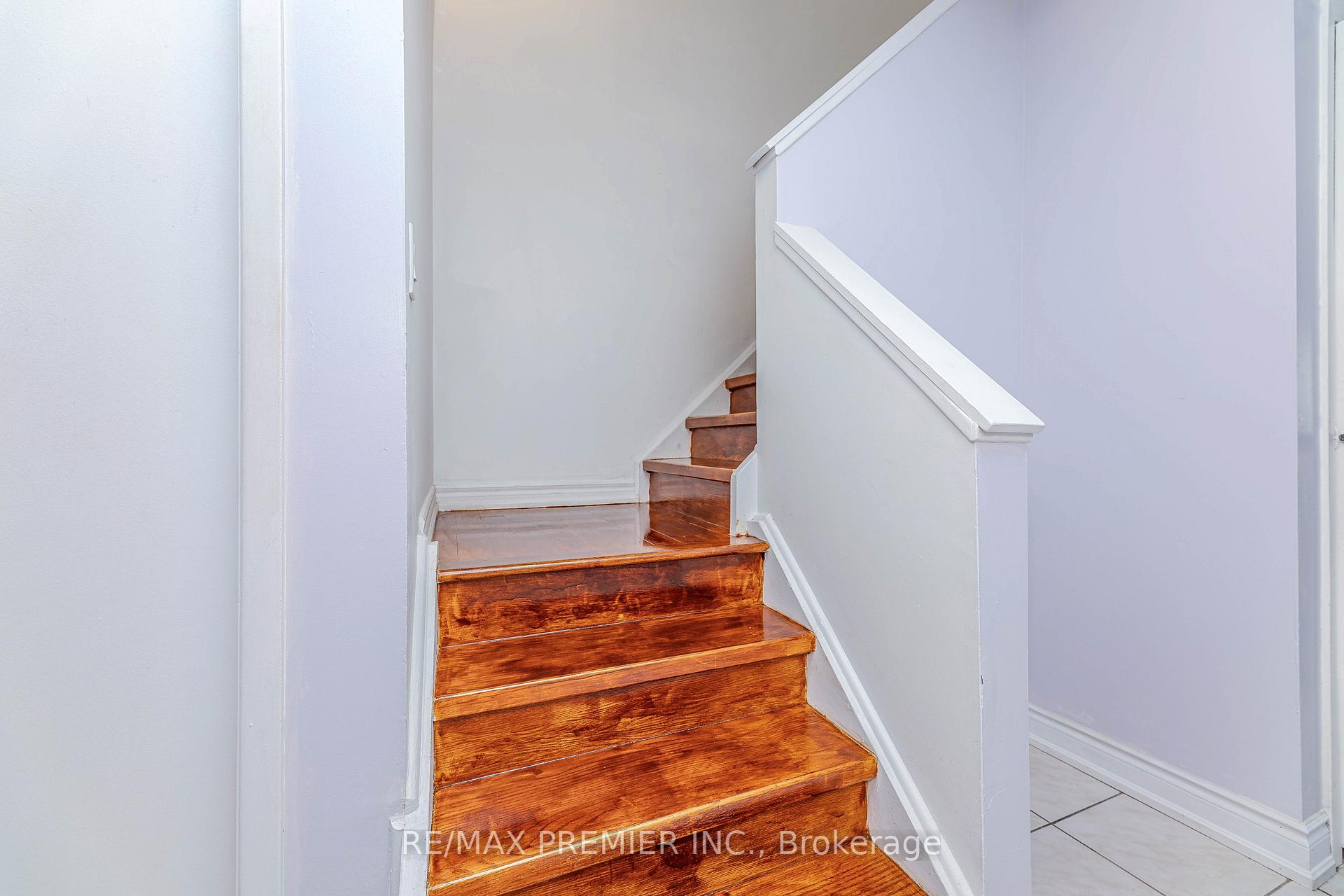 Photo 18 of 14 Shady Glen Road, Etobicoke, West Humber-Clairville — HOMEH