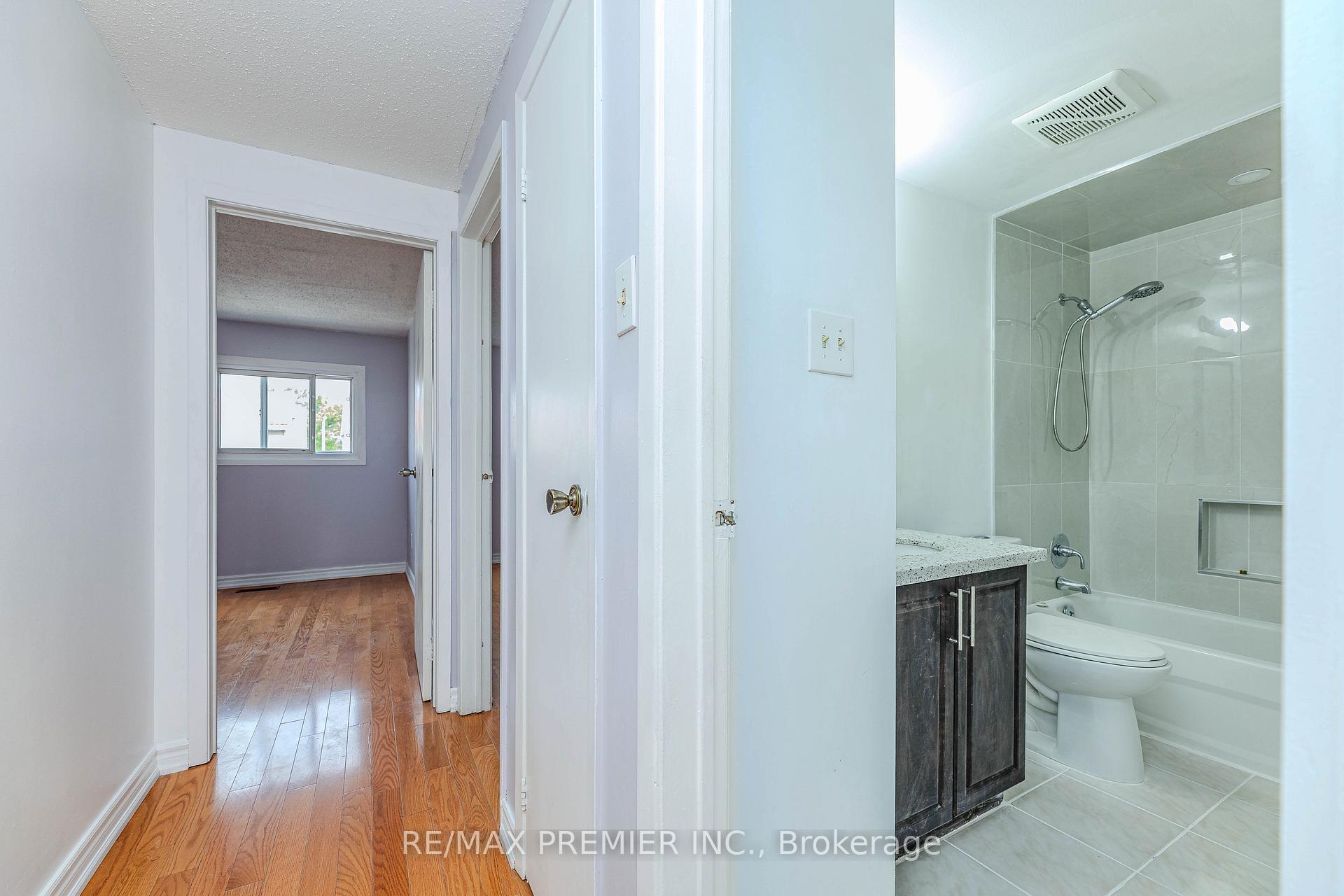 Photo 21 of 14 Shady Glen Road, Etobicoke, West Humber-Clairville — HOMEH