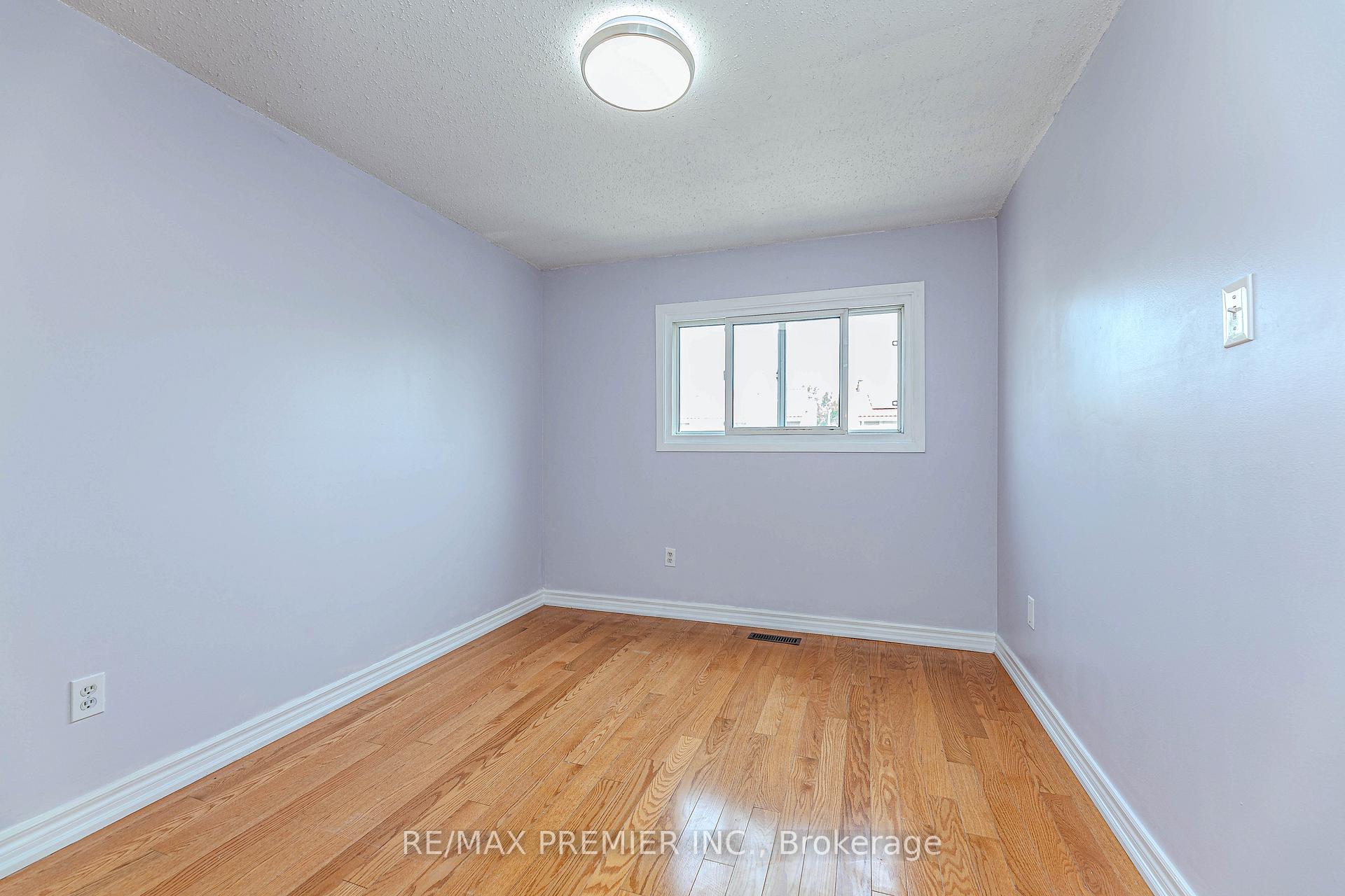 Photo 23 of 14 Shady Glen Road, Etobicoke, West Humber-Clairville — HOMEH