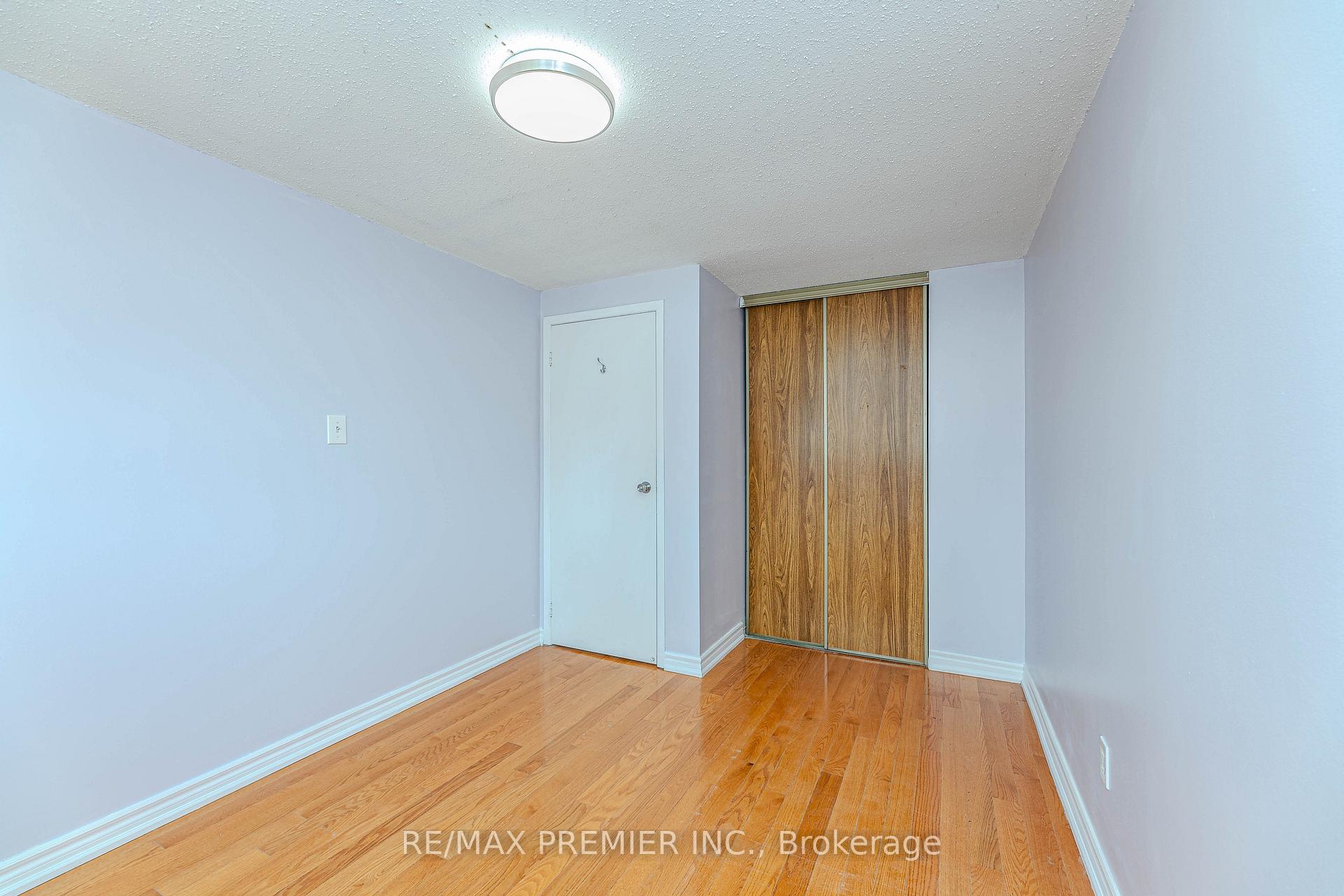 Photo 24 of 14 Shady Glen Road, Etobicoke, West Humber-Clairville — HOMEH