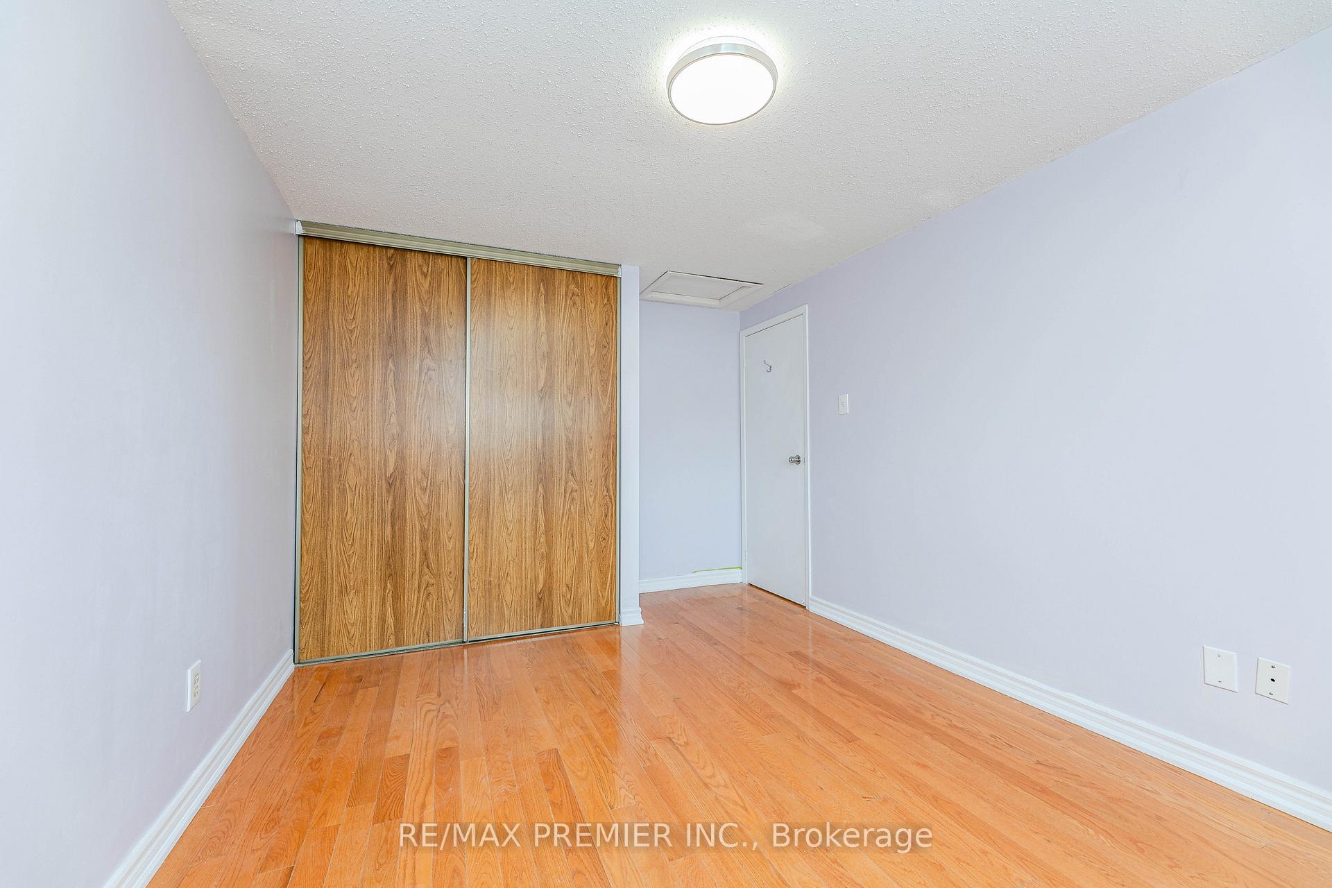 Photo 26 of 14 Shady Glen Road, Etobicoke, West Humber-Clairville — HOMEH