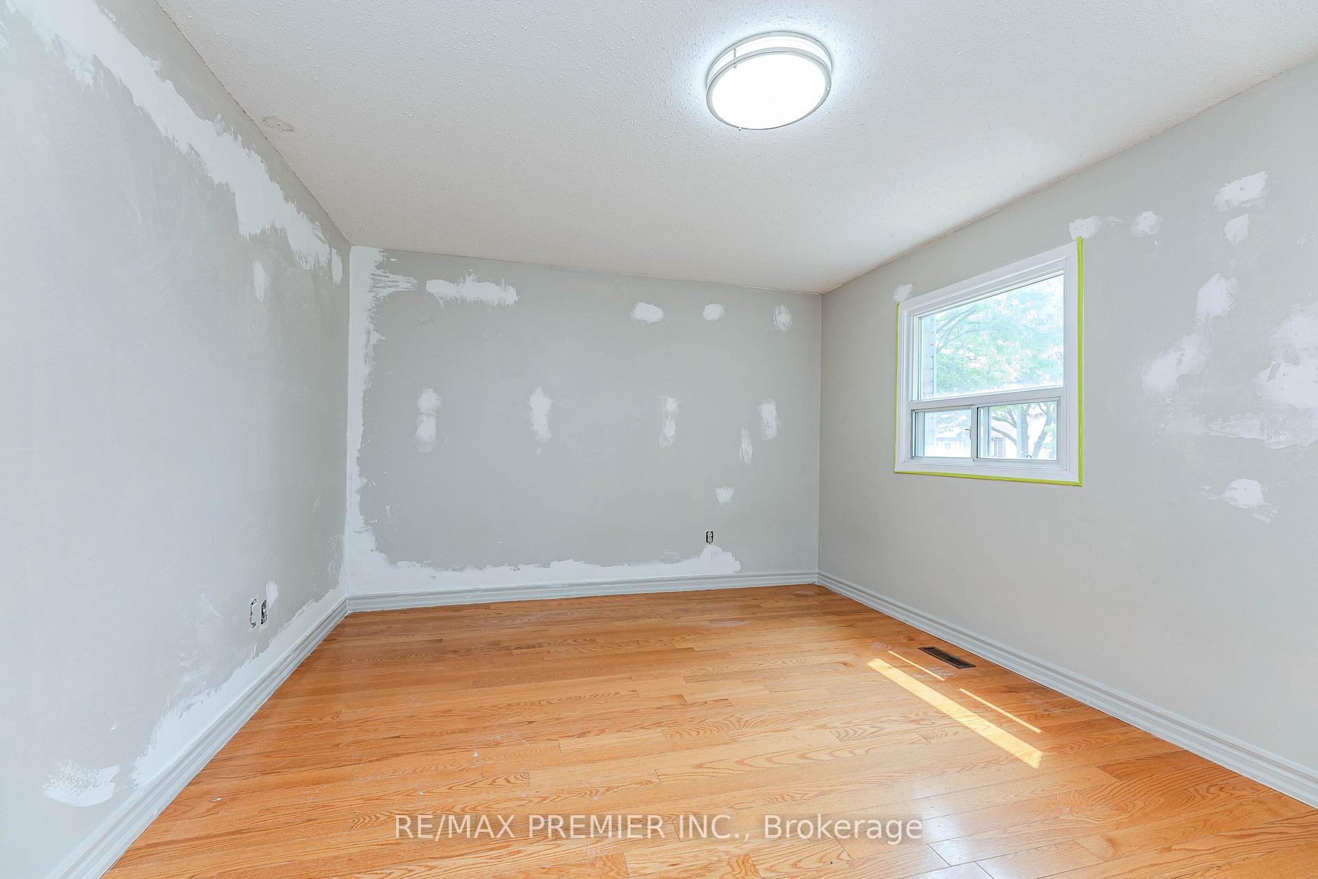 Photo 28 of 14 Shady Glen Road, Etobicoke, West Humber-Clairville — HOMEH