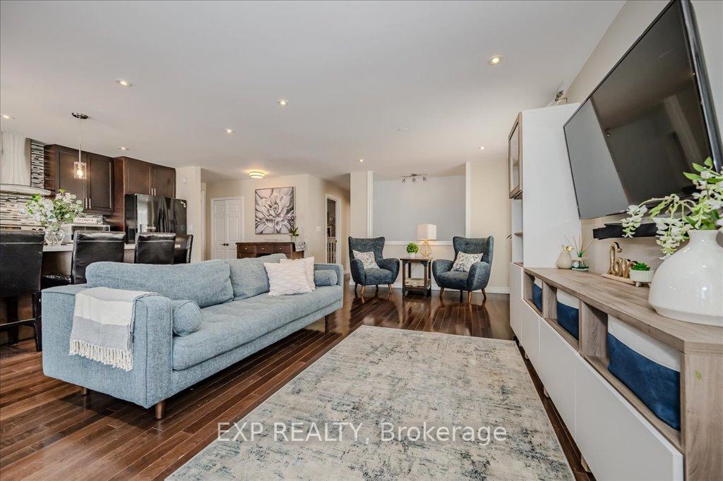 Photo 21 of 4 Buckley Crescent, Etobicoke, Willowridge-Martingrove-Richview — HOMEH