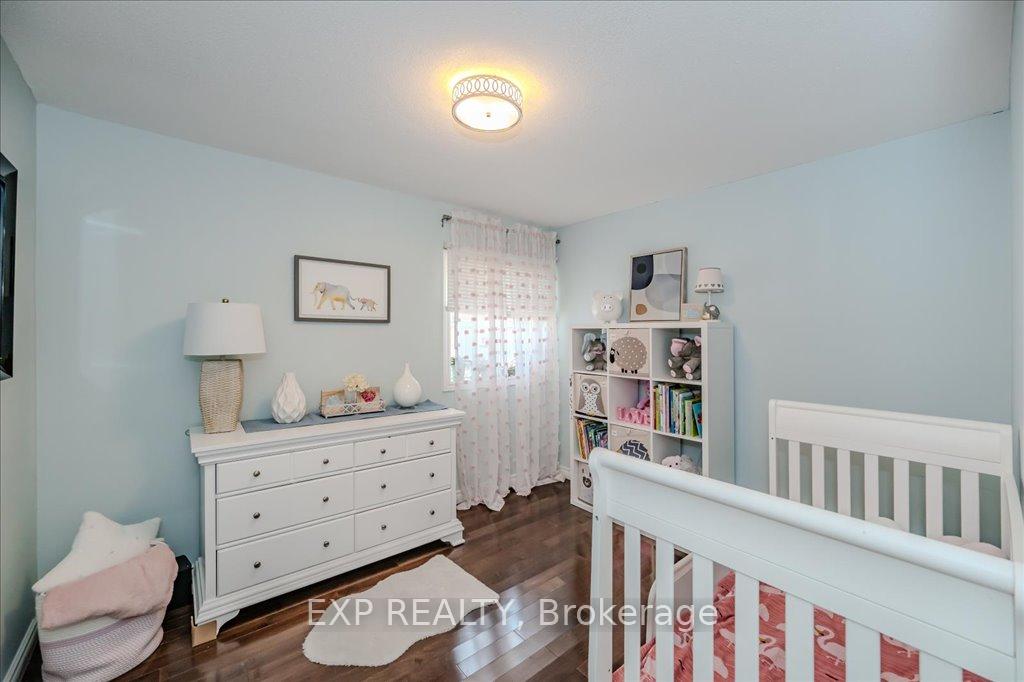 Photo 7 of 4 Buckley Crescent, Etobicoke, Willowridge-Martingrove-Richview — HOMEH