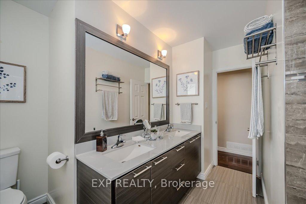 Photo 23 of 4 Buckley Crescent, Etobicoke, Willowridge-Martingrove-Richview — HOMEH