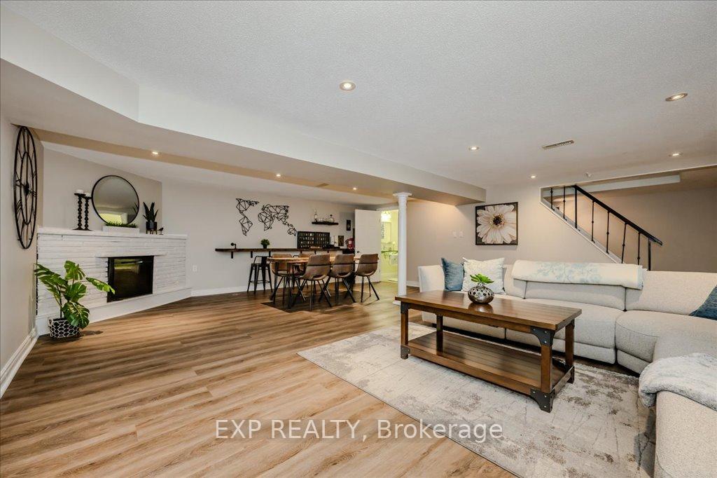 Photo 13 of 4 Buckley Crescent, Etobicoke, Willowridge-Martingrove-Richview — HOMEH