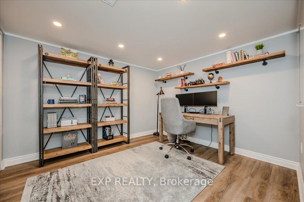 Photo 11 of 4 Buckley Crescent, Etobicoke, Willowridge-Martingrove-Richview — HOMEH