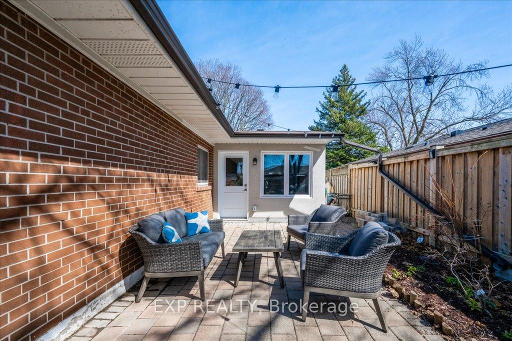 Photo 16 of 4 Buckley Crescent, Etobicoke, Willowridge-Martingrove-Richview — HOMEH