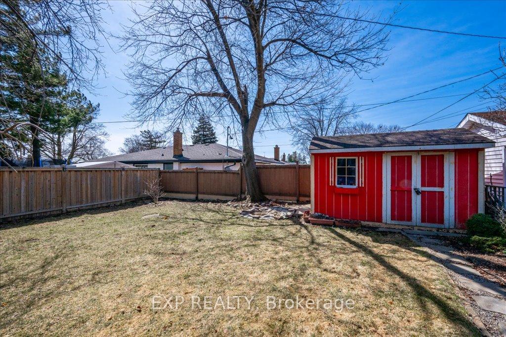 Photo 18 of 4 Buckley Crescent, Etobicoke, Willowridge-Martingrove-Richview — HOMEH