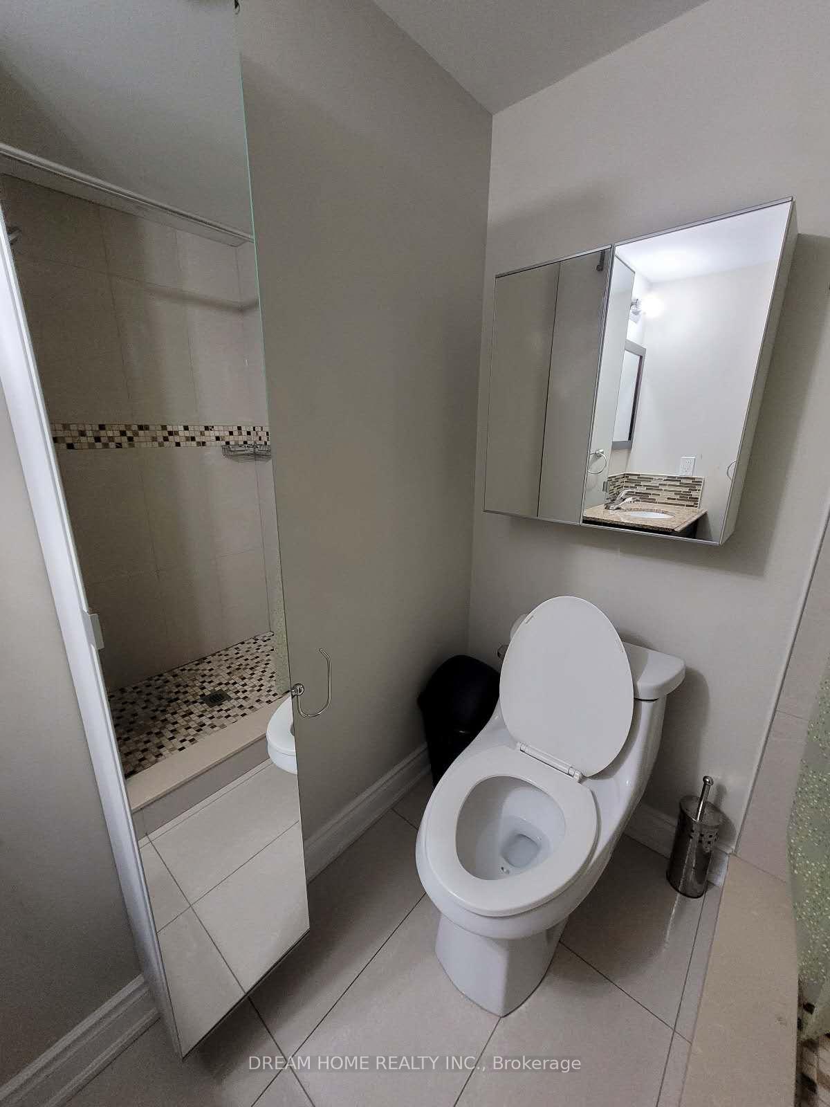 Photo 8 of Unit Lower, 237 Clearbrooke Circle, Etobicoke, Rexdale-Kipling — HOMEH