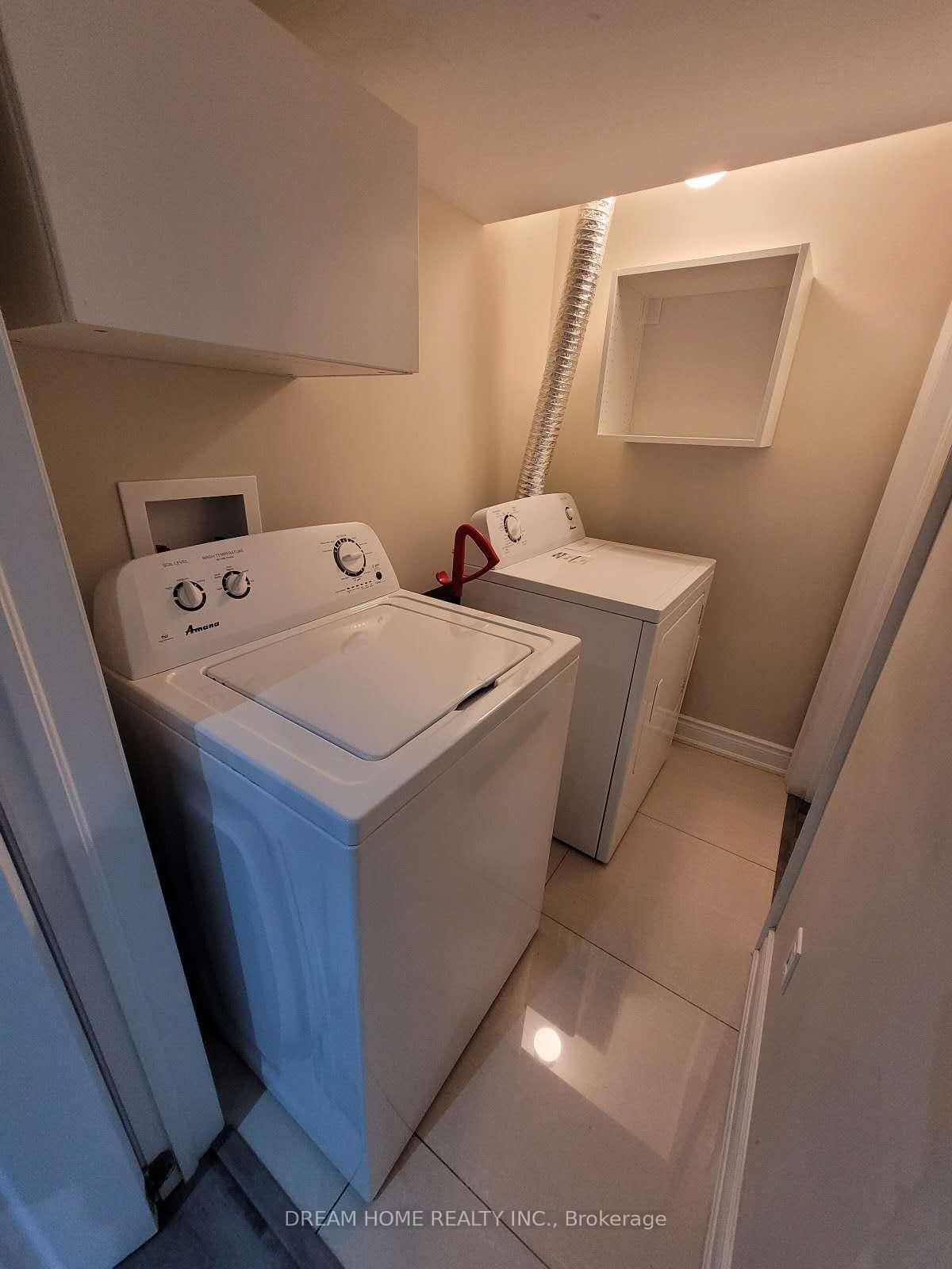 Photo 6 of Unit Lower, 237 Clearbrooke Circle, Etobicoke, Rexdale-Kipling — HOMEH