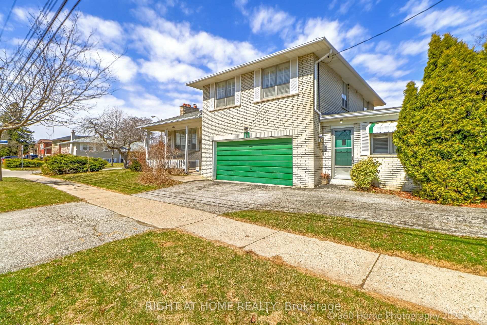 Photo 1 of 12 Summitcrest Drive, Etobicoke, Willowridge-Martingrove-Richview — HOMEH