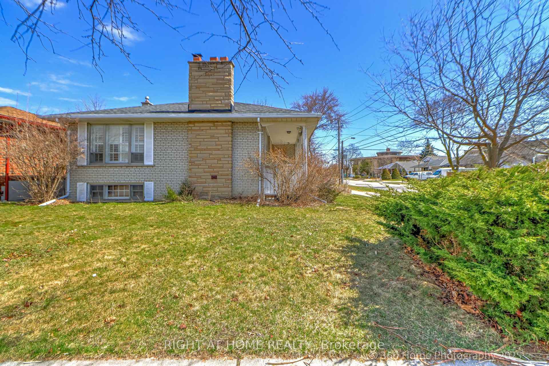 Photo 22 of 12 Summitcrest Drive, Etobicoke, Willowridge-Martingrove-Richview — HOMEH