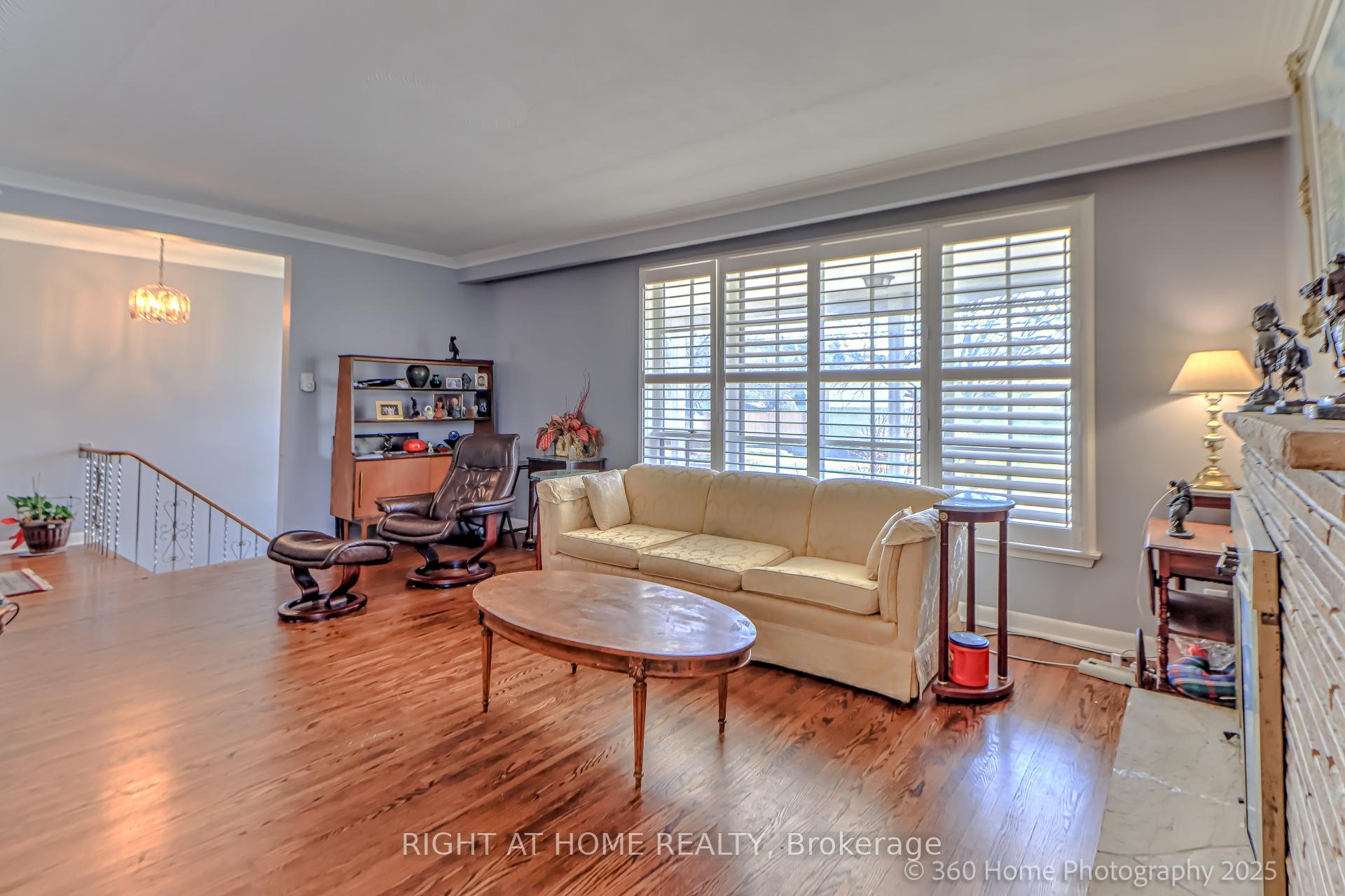 Photo 15 of 12 Summitcrest Drive, Etobicoke, Willowridge-Martingrove-Richview — HOMEH