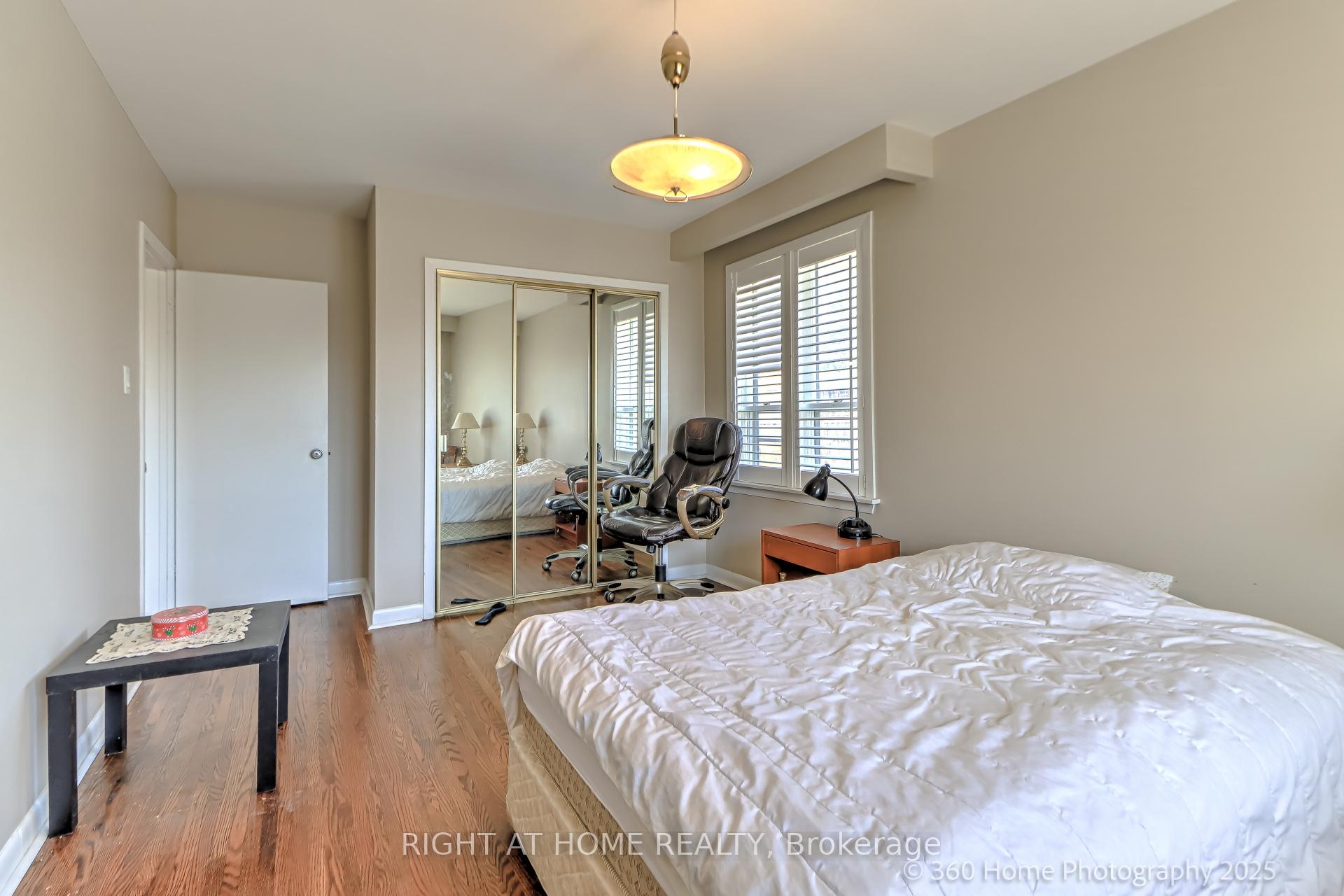Photo 17 of 12 Summitcrest Drive, Etobicoke, Willowridge-Martingrove-Richview — HOMEH