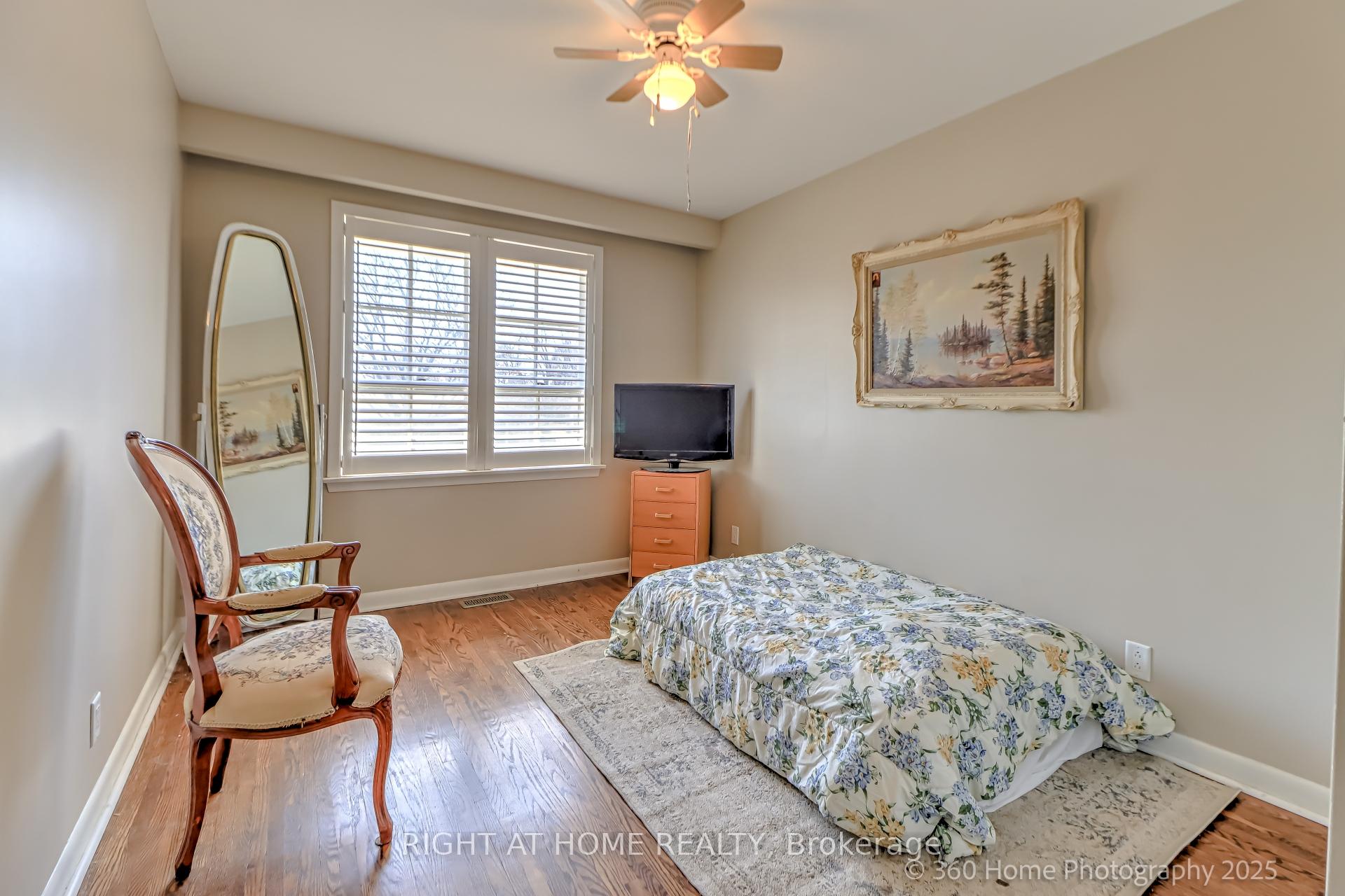 Photo 26 of 12 Summitcrest Drive, Etobicoke, Willowridge-Martingrove-Richview — HOMEH