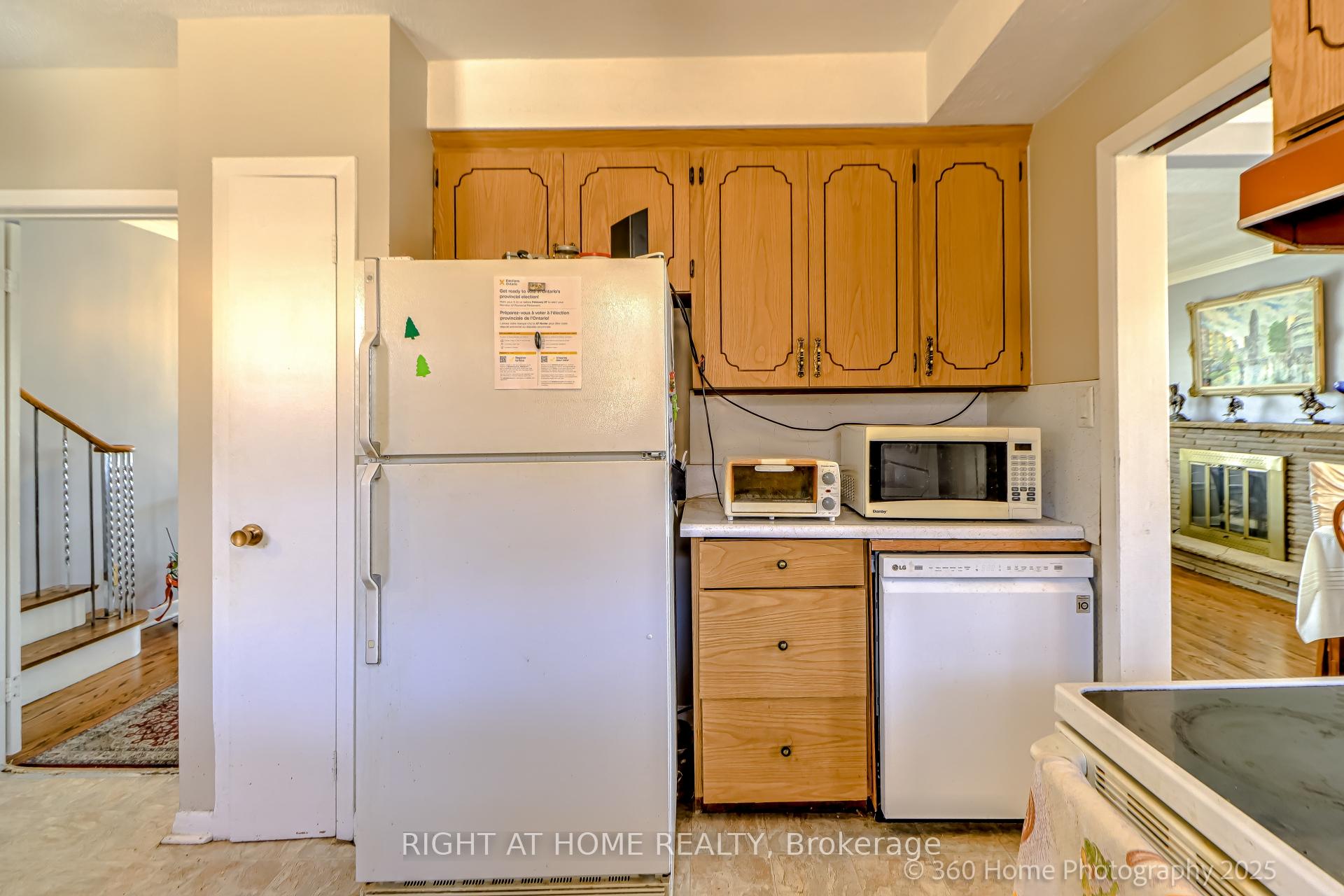 Photo 23 of 12 Summitcrest Drive, Etobicoke, Willowridge-Martingrove-Richview — HOMEH