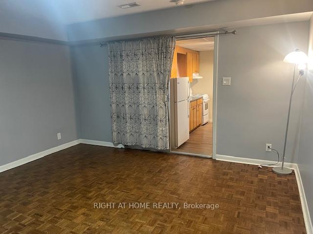 Photo 8 of 12 Summitcrest Drive, Etobicoke, Willowridge-Martingrove-Richview — HOMEH