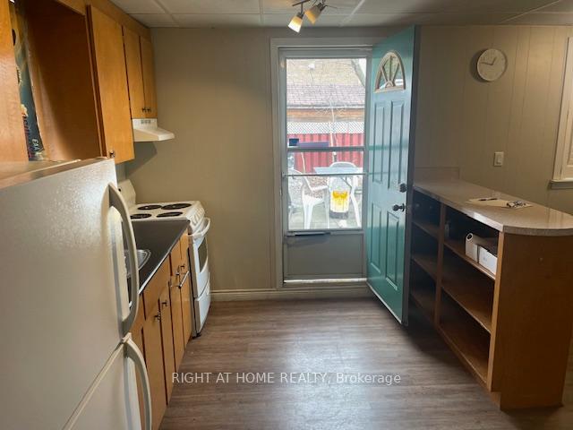 Photo 13 of 12 Summitcrest Drive, Etobicoke, Willowridge-Martingrove-Richview — HOMEH