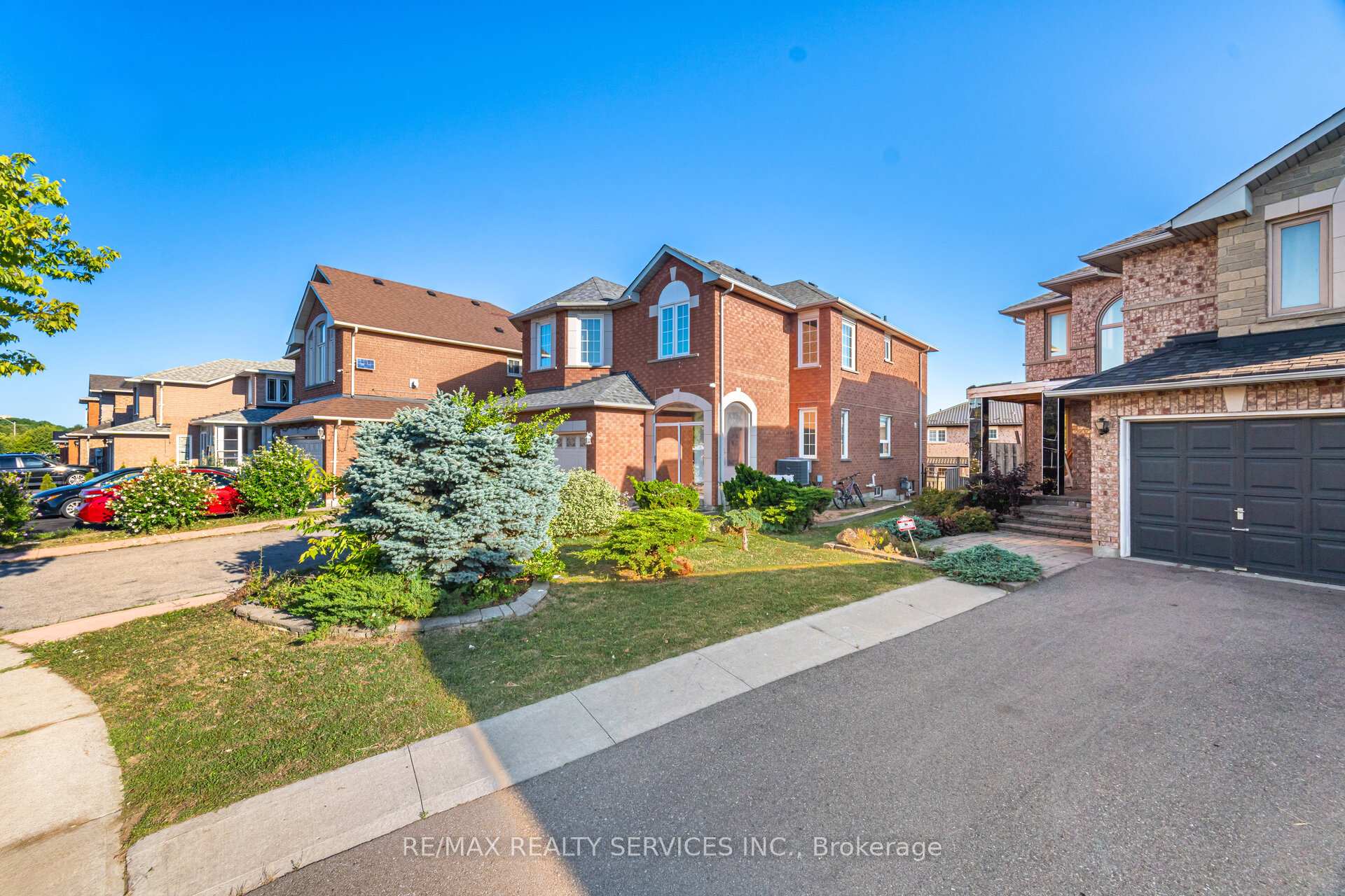 Photo 1 of 59 Hullen Crescent, Etobicoke, West Humber-Clairville — HOMEH