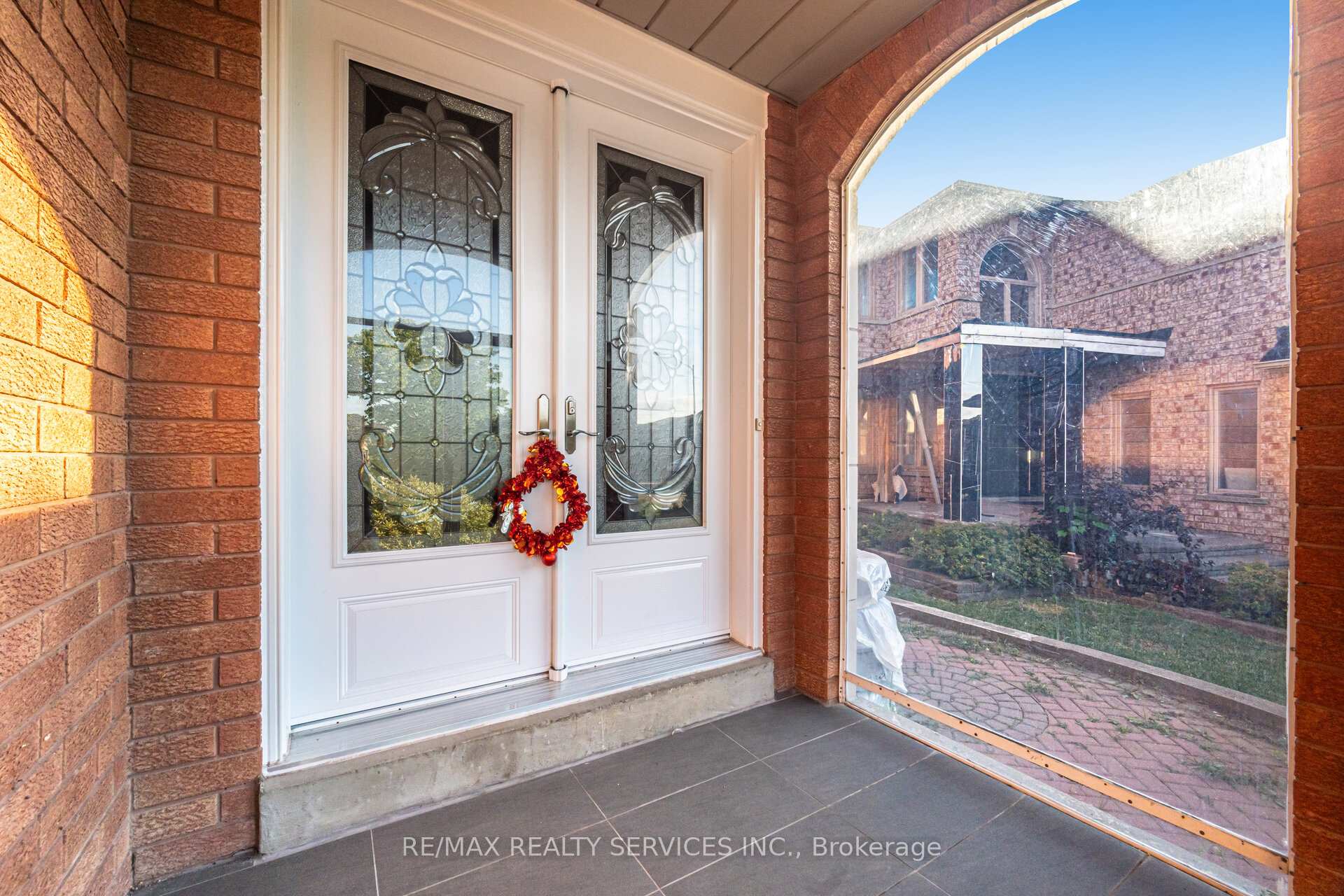 Photo 3 of 59 Hullen Crescent, Etobicoke, West Humber-Clairville — HOMEH