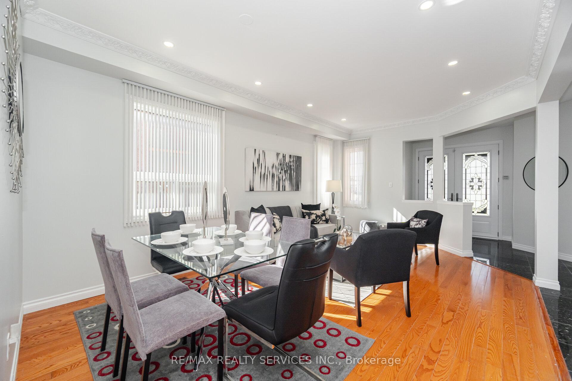 Photo 9 of 59 Hullen Crescent, Etobicoke, West Humber-Clairville — HOMEH